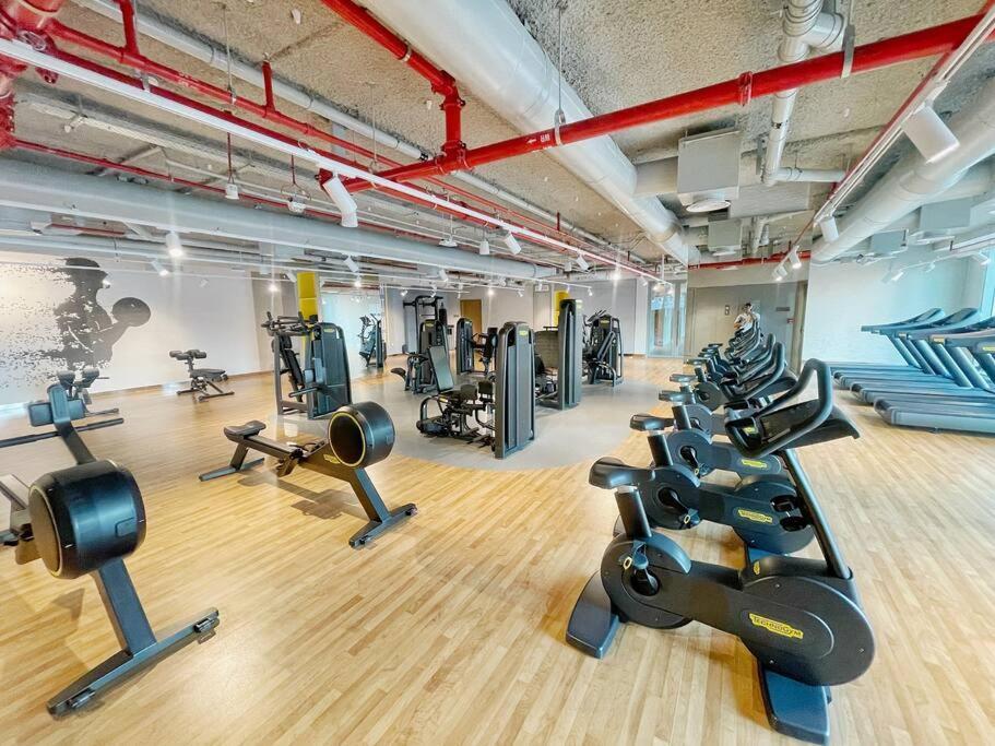 Downtown, Burj Khalifa Views, Mall Connected Apartment Dubai
