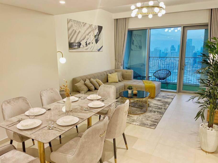 Downtown, Burj Khalifa Views, Mall Connected Apartment