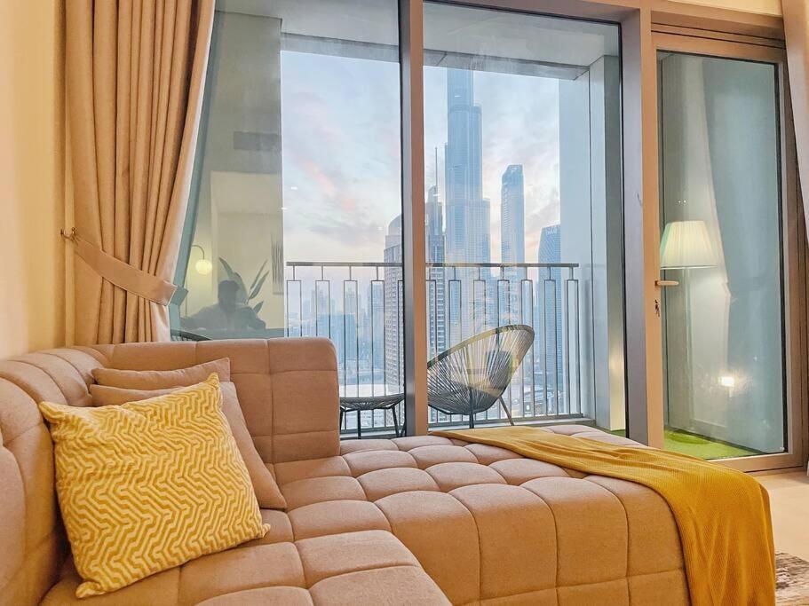 Downtown, Burj Khalifa Views, Mall Connected *