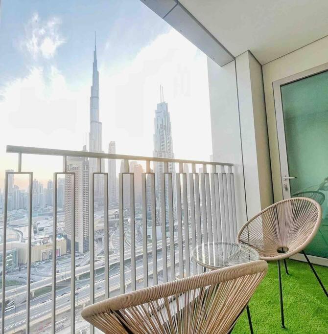 Downtown, Burj Khalifa Views, Mall Connected Apartment Dubai