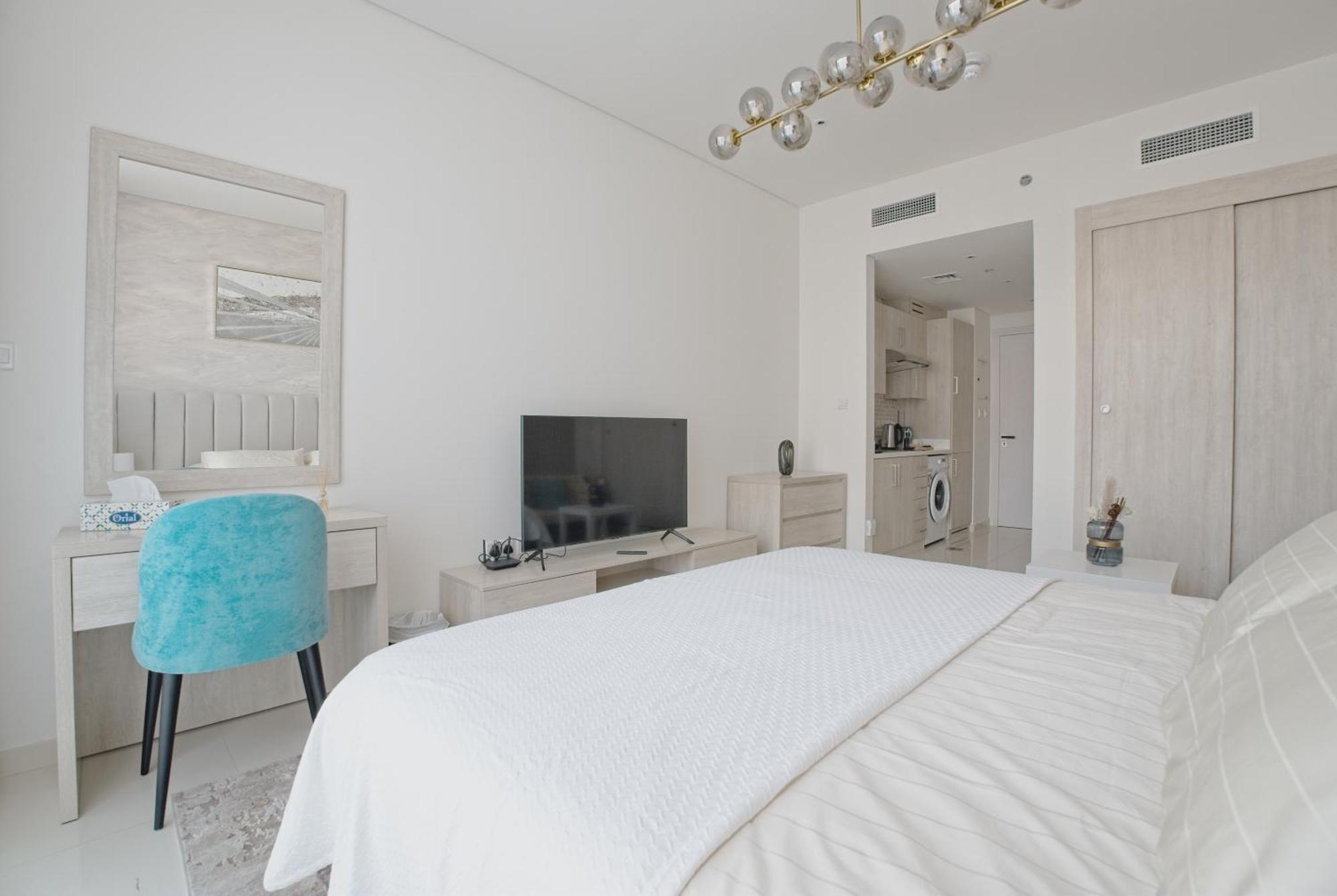 Luxury Studio, Seven Palm Residence-palm Jumeirah