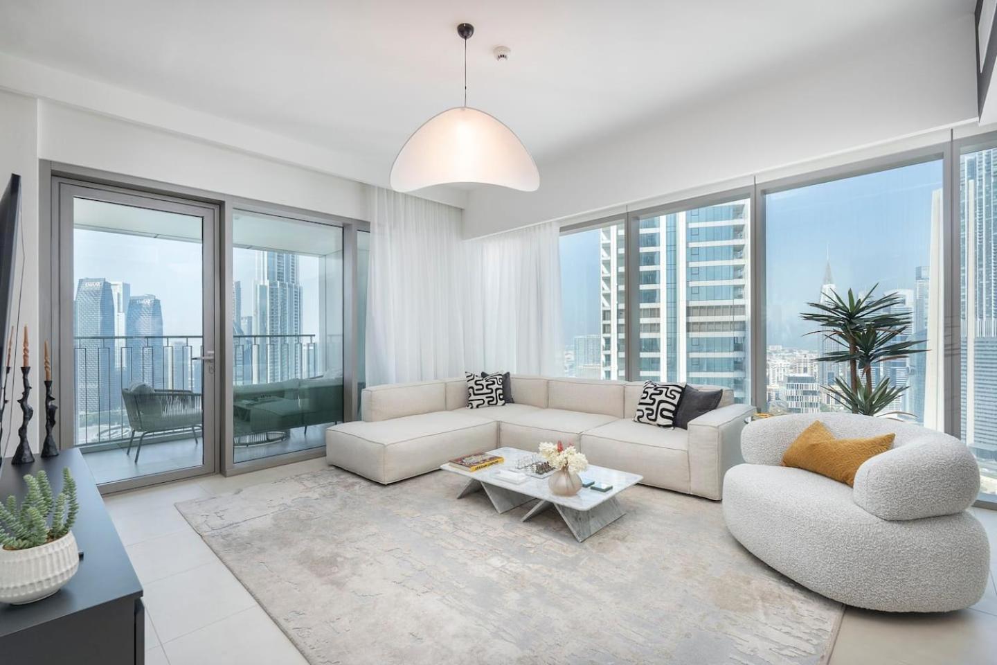 Stunning Views, Luxury By Chi Living Apartment Dubai