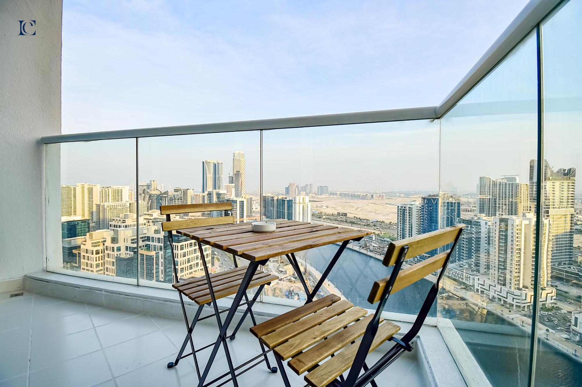 Luxury Escapes - Damac Maison Prive - Canal View Apts - Near Mall Apartment *