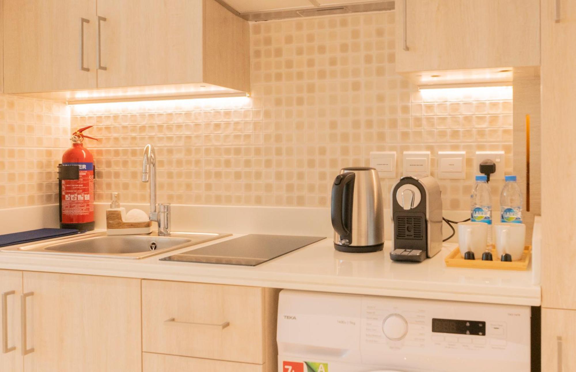 Luxury Studio, Seven Palm Residence-palm Jumeirah Apartment