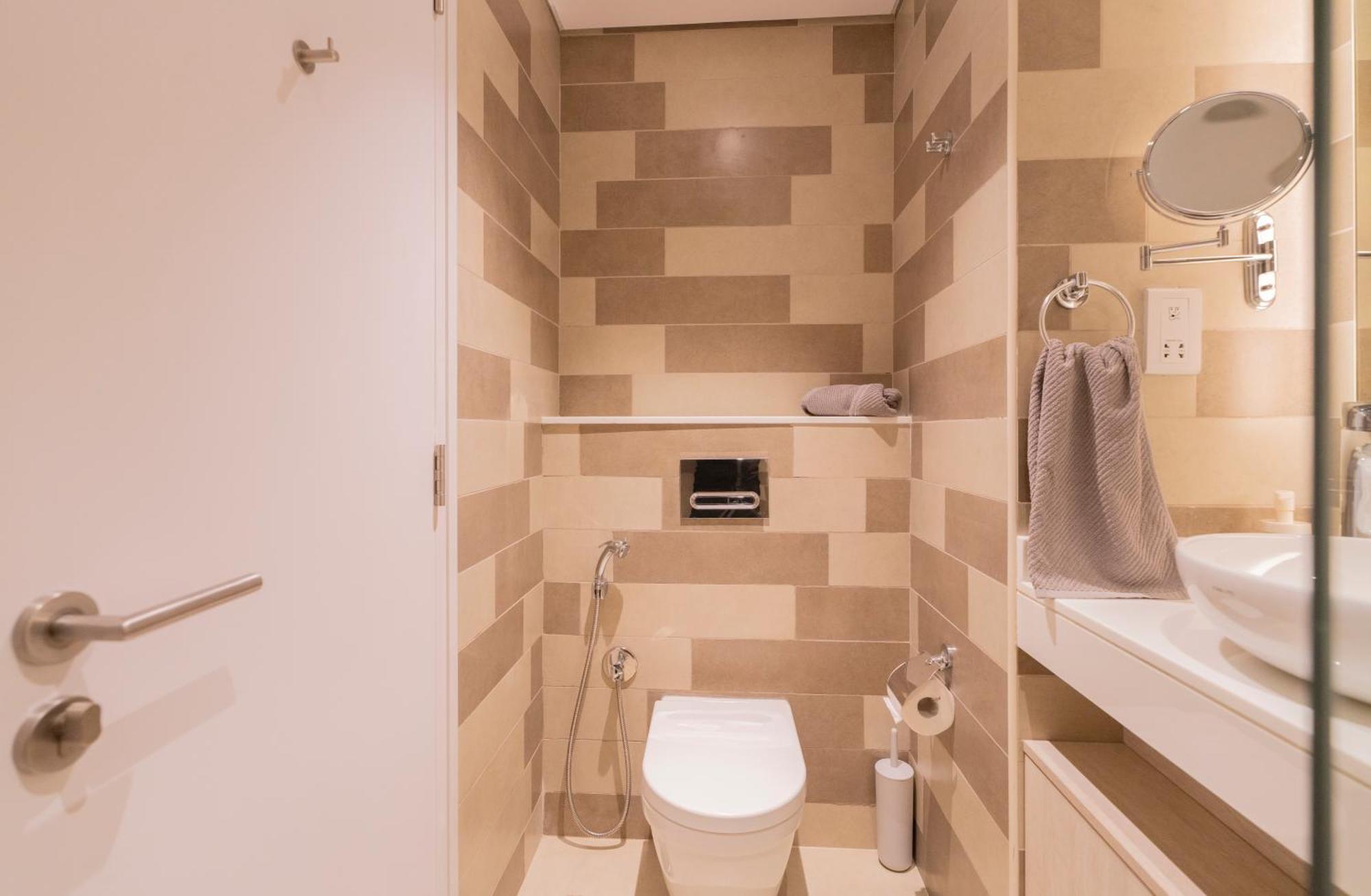 Luxury Studio, Seven Palm Residence-palm Jumeirah Apartment *