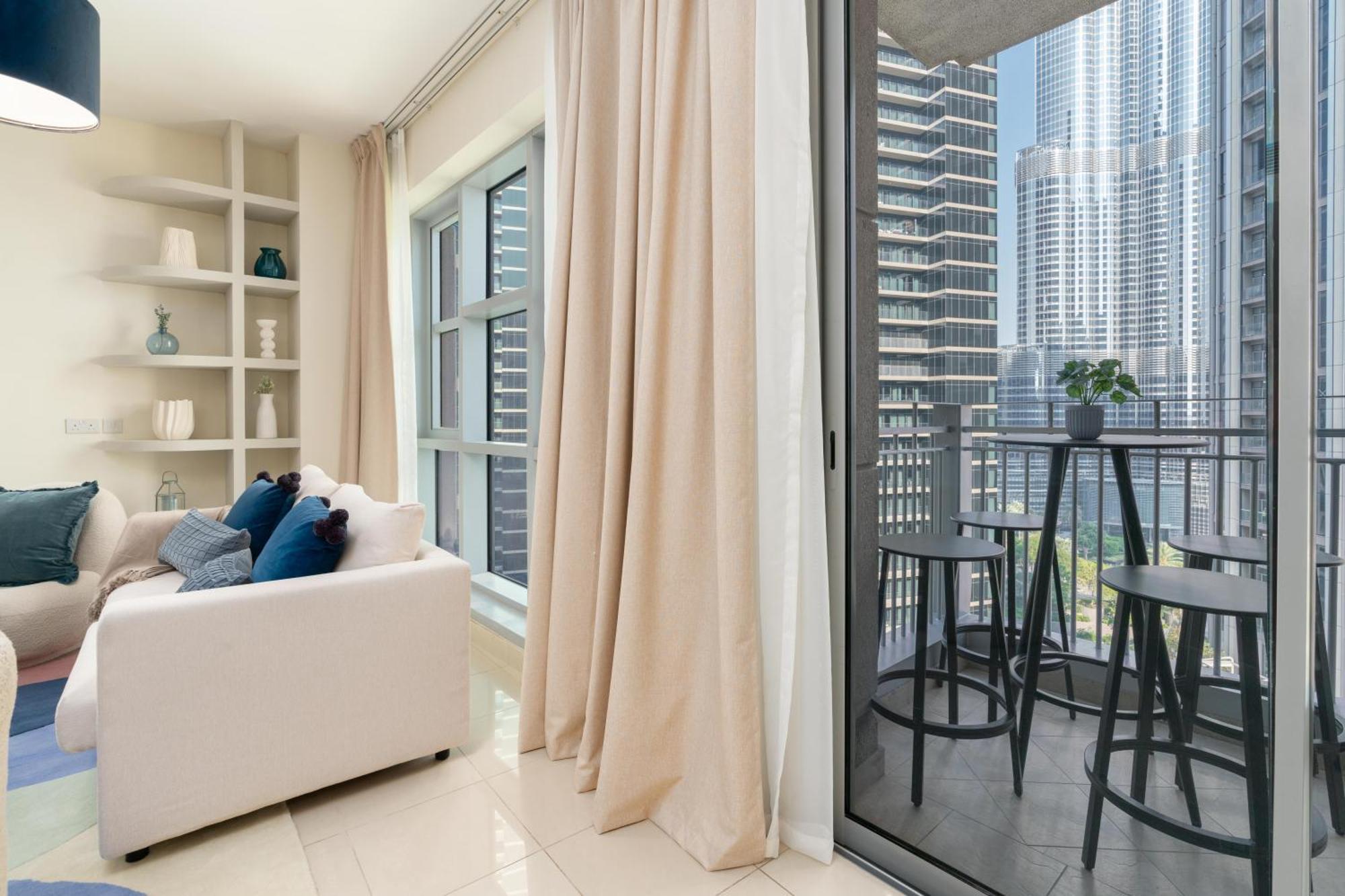Daire Burj Khalifa Views / 5 Min Walk From Mall / Opera / Upgraded / Designer Choice / 8 People / The Location *