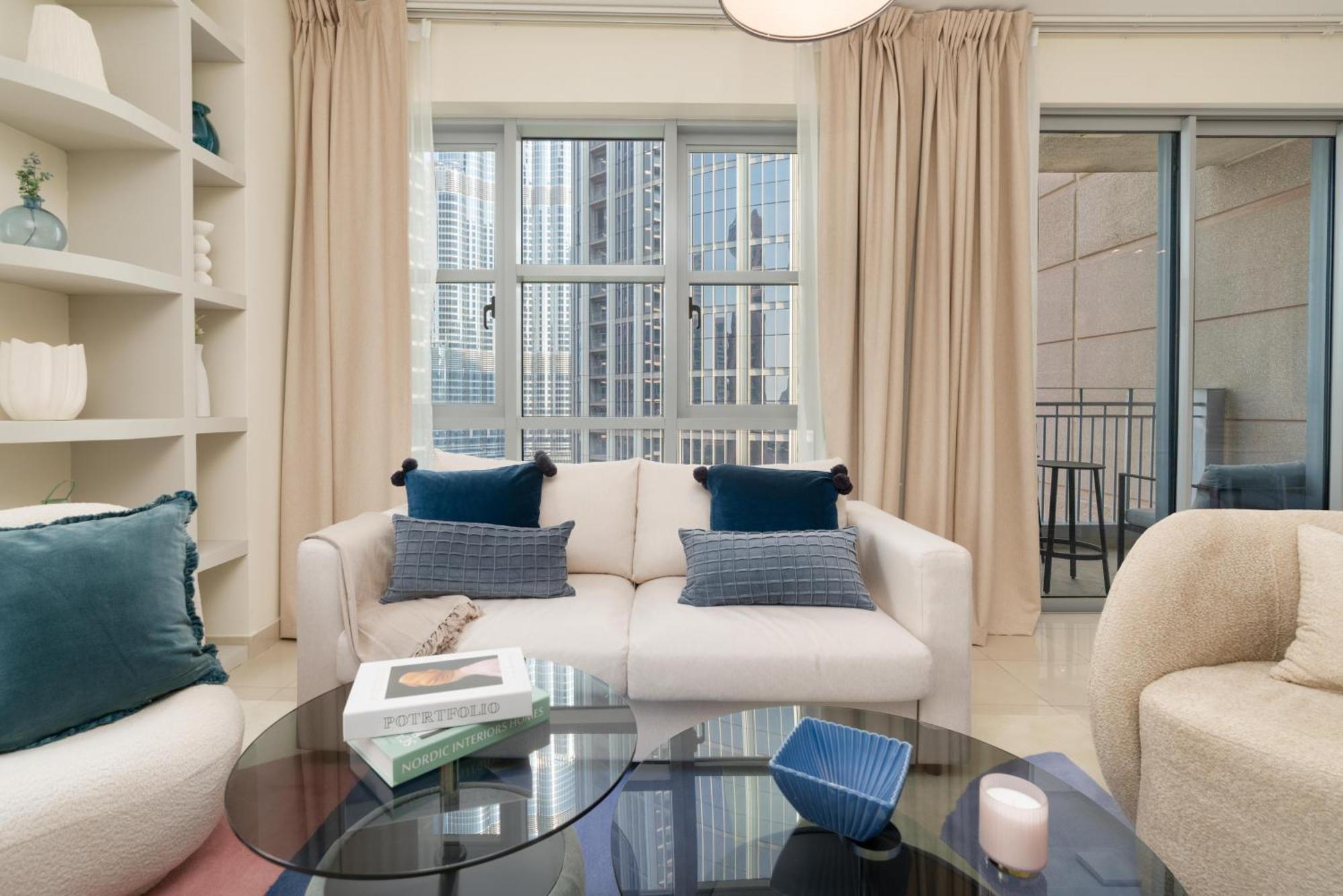 Daire Burj Khalifa Views / 5 Min Walk From Mall / Opera / Upgraded / Designer Choice / 8 People / The Location