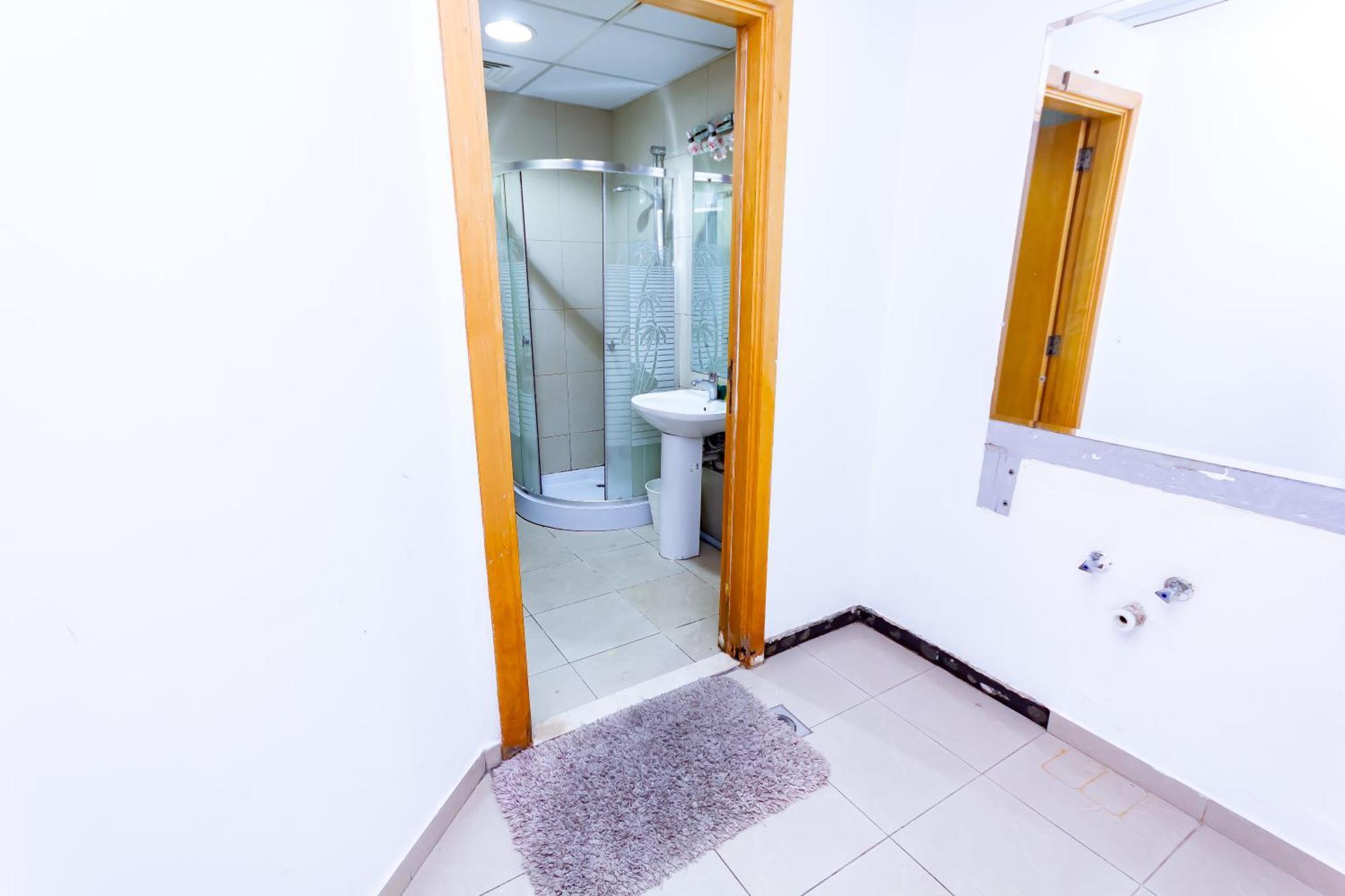 Homestay Big For ' Girls ' Only At Dubai, Marina *