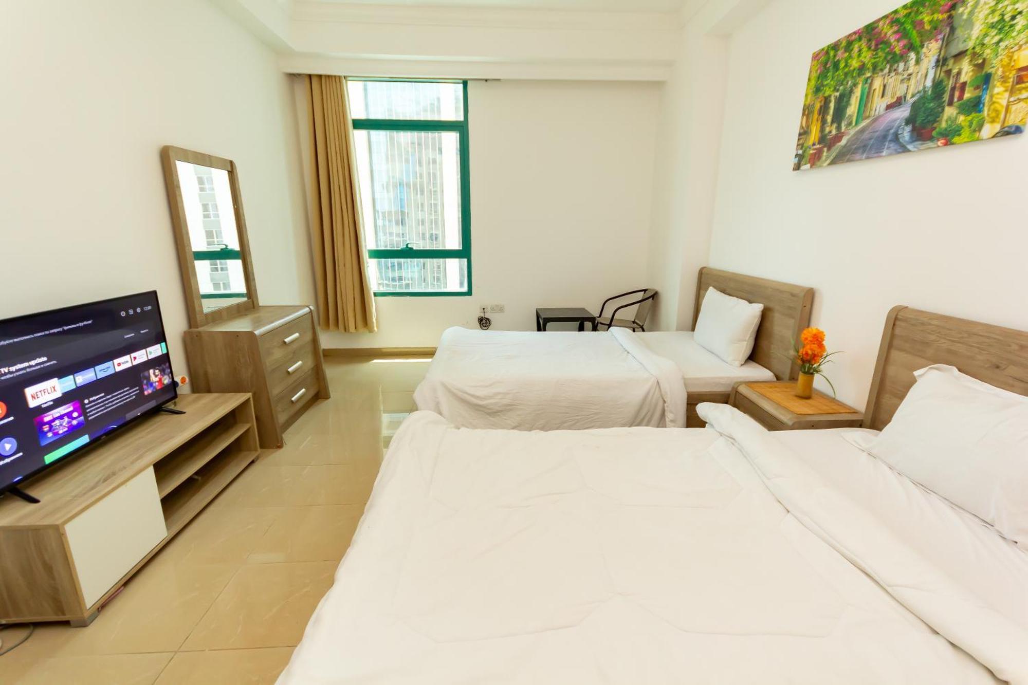 Homestay Big For ' Girls ' Only At Dubai, Marina