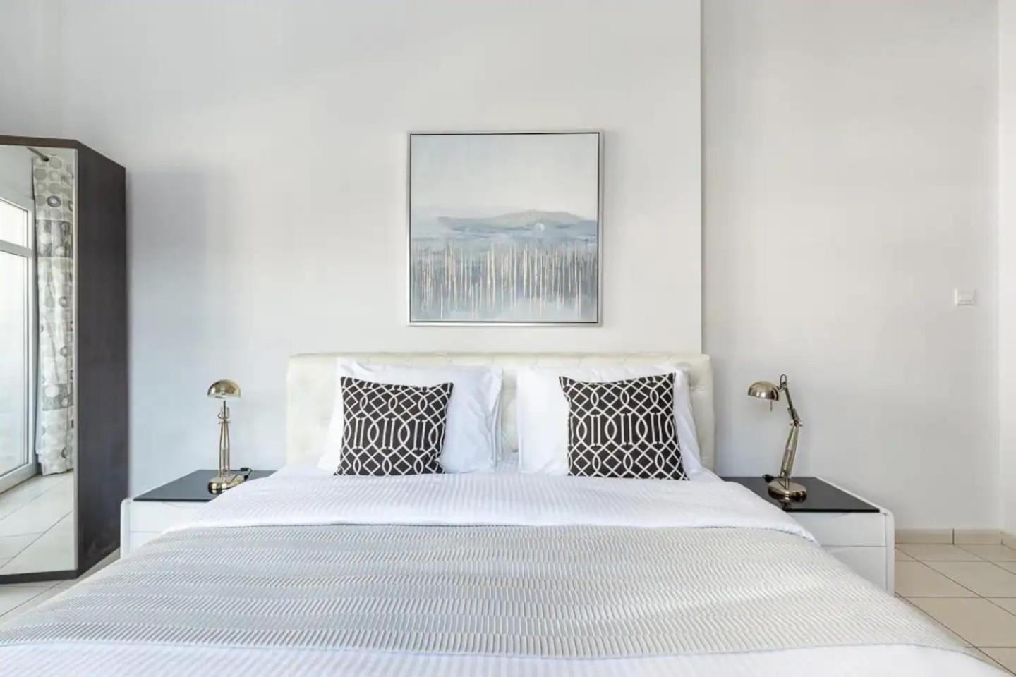 Apartamento Contemporary 2br W/ Maid's At Jvc