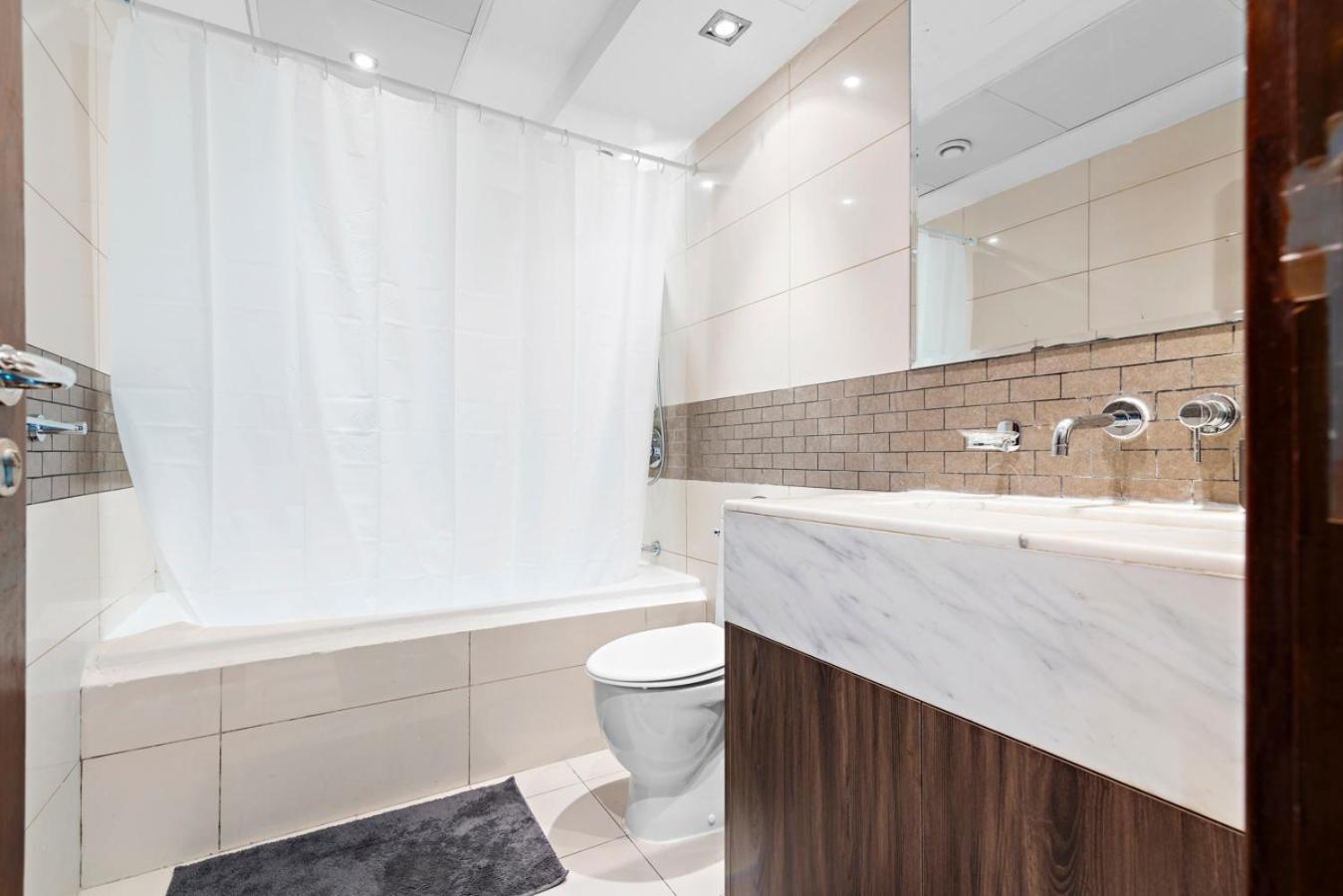 Stonetree - Spacious 1 Bedroom In Marina Apartment *