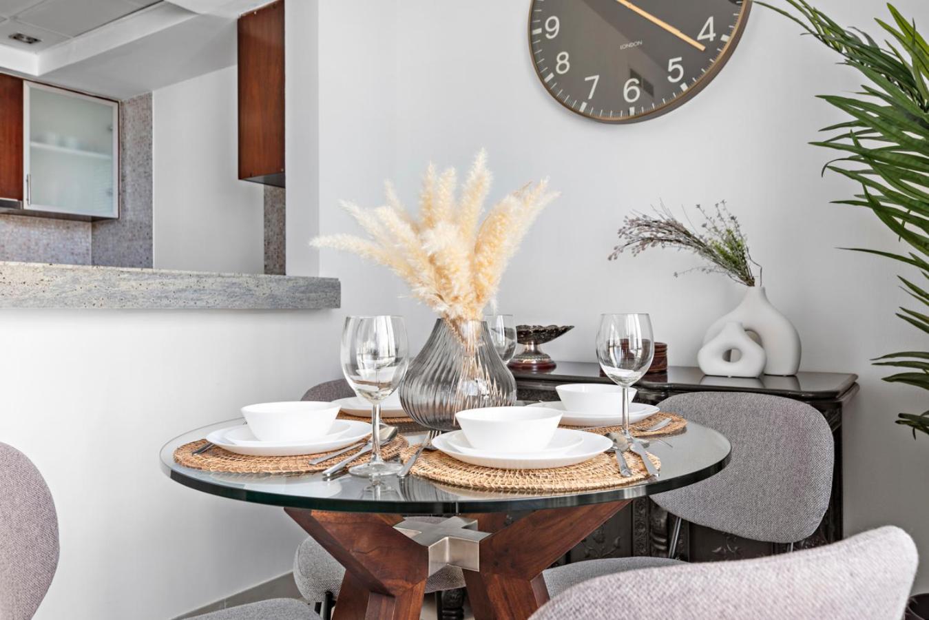 Stonetree - Spacious 1 Bedroom In Marina * Dubai