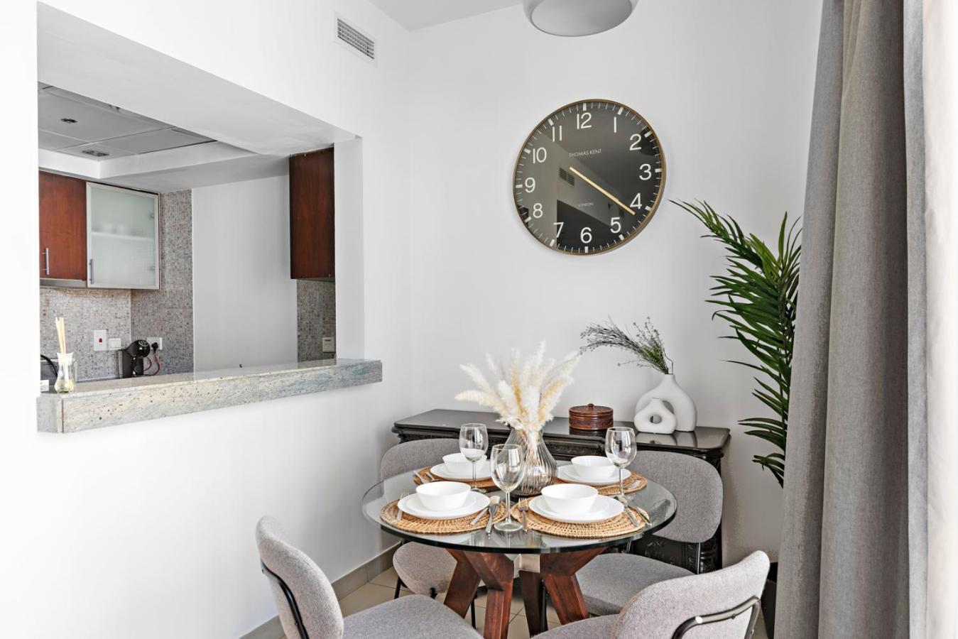 Stonetree - Spacious 1 Bedroom In Marina Dubai