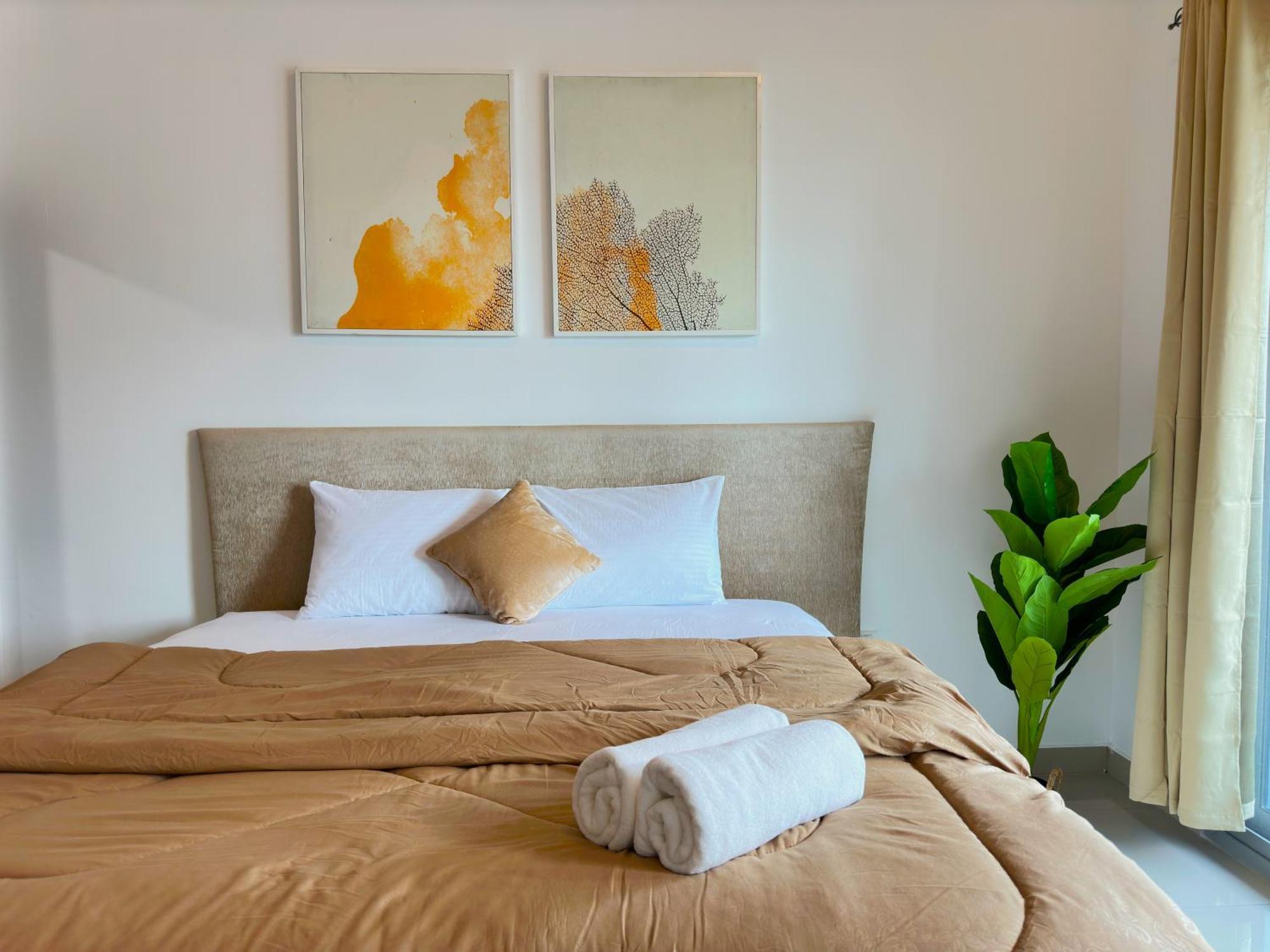 Luxury & Centric Flat With Balcony Views In Marina Apartment *