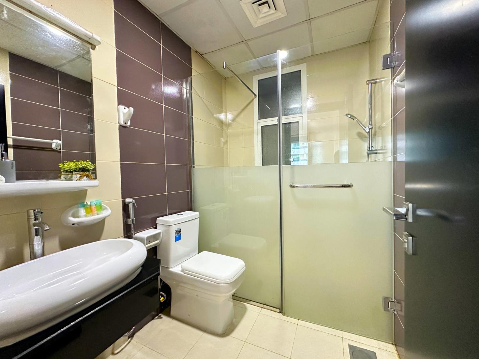 Luxury & Centric Flat With Balcony Views In Marina *