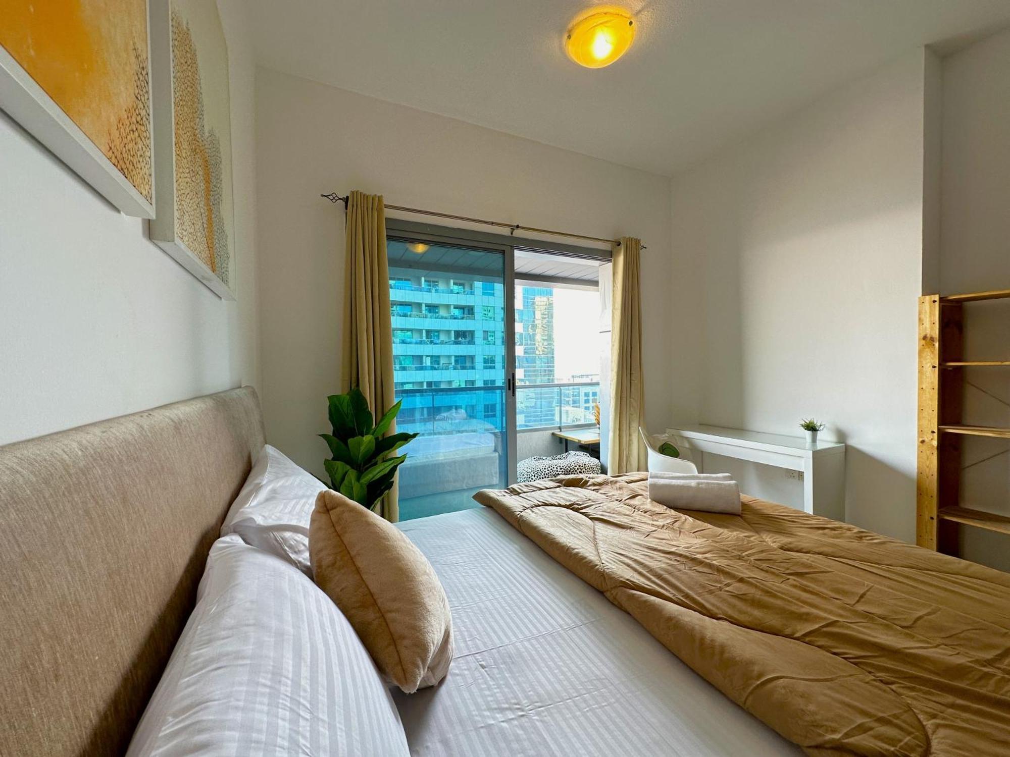 Luxury & Centric Flat With Balcony Views In Marina Apartment