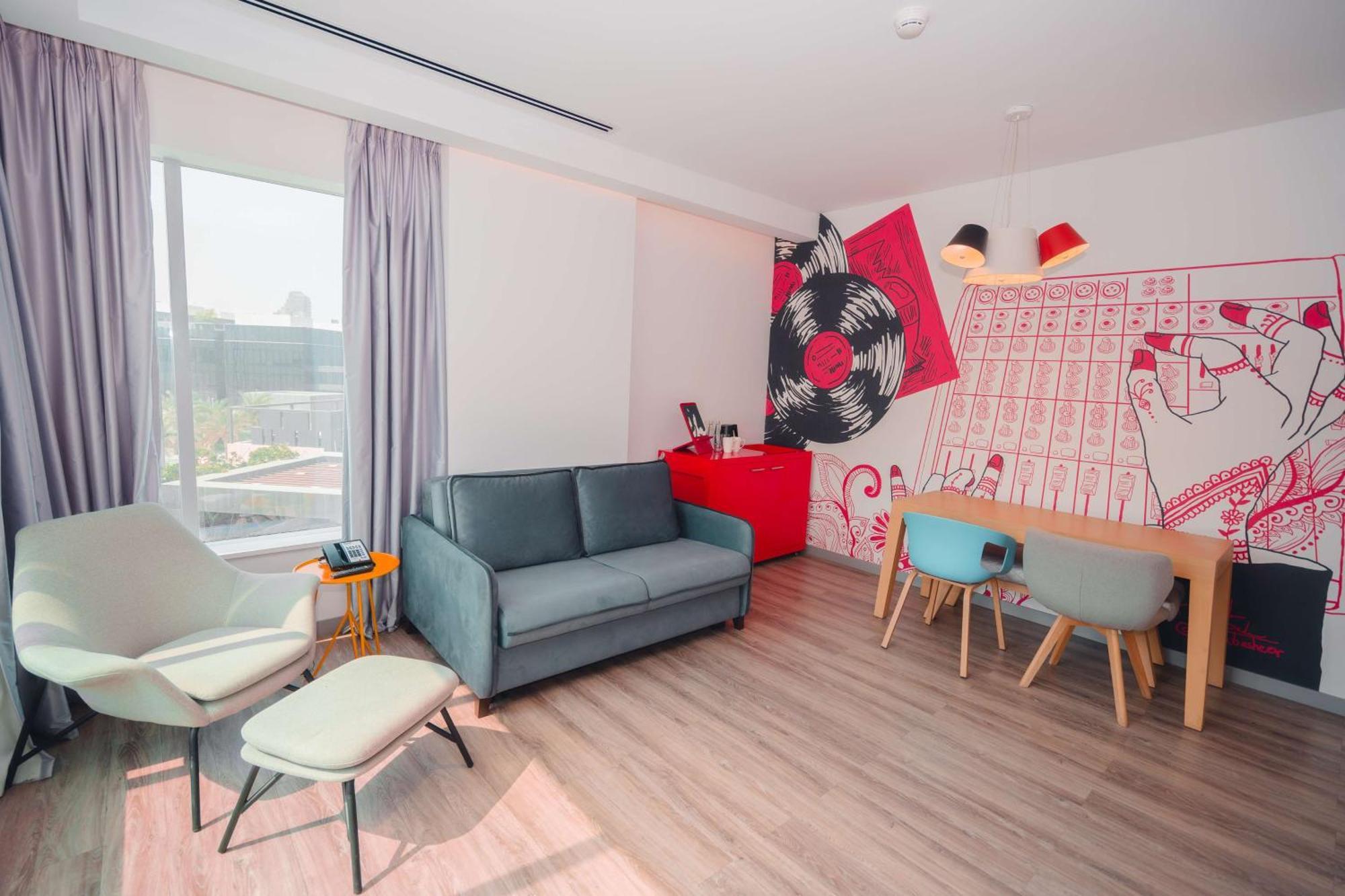 Hotel Radisson Red Silicon Oasis