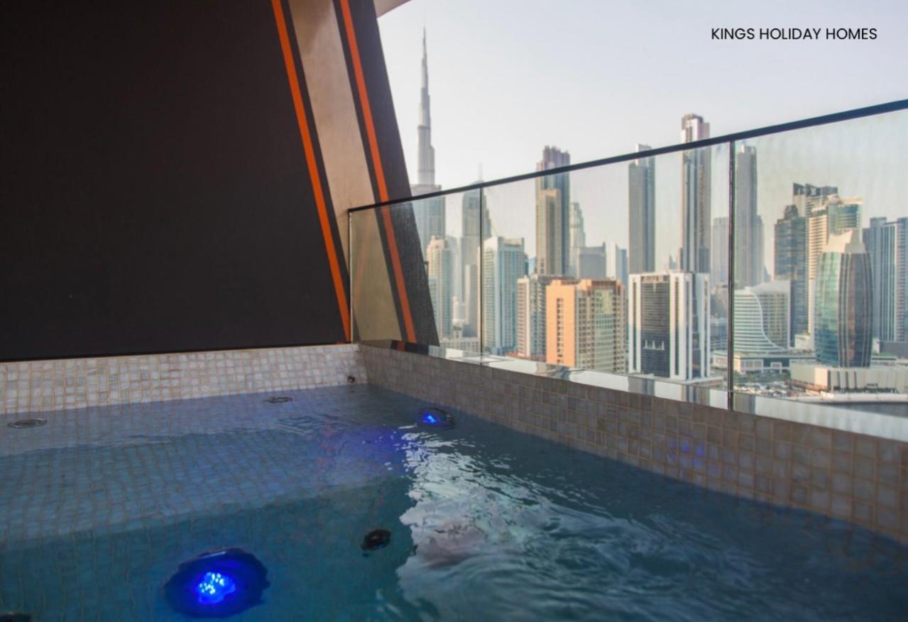 Apartamento Binghatti Canal , Burj Khalifa View With Private Jacuzzi And Cinema Screen ,kings Dubai