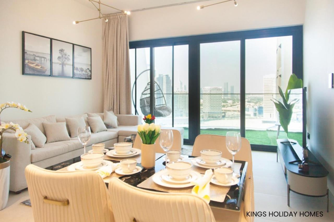 Apartamento Binghatti Canal , Burj Khalifa View With Private Jacuzzi And Cinema Screen ,kings *