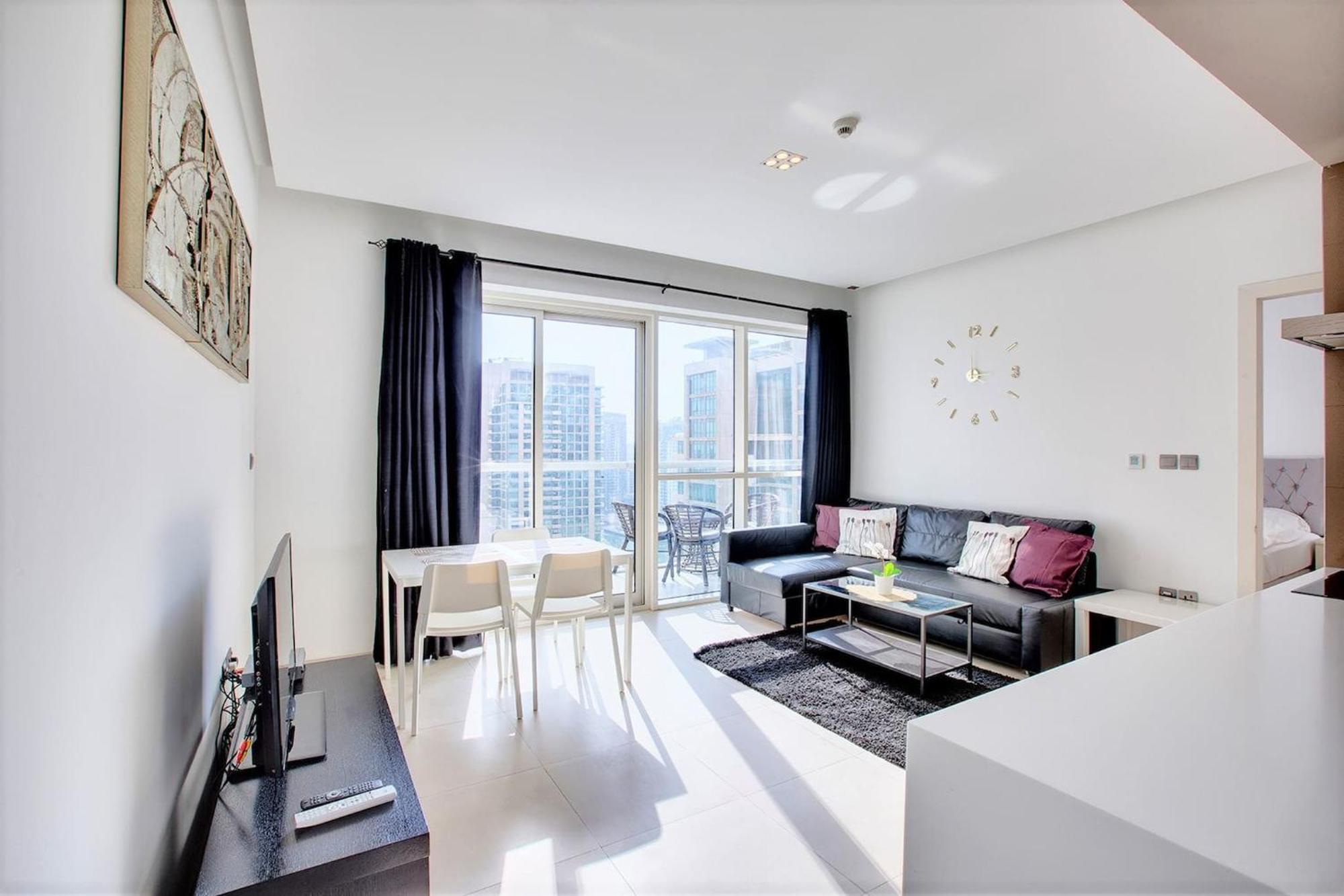 New Stylish 1 Bd In West Avenue Marina Daire