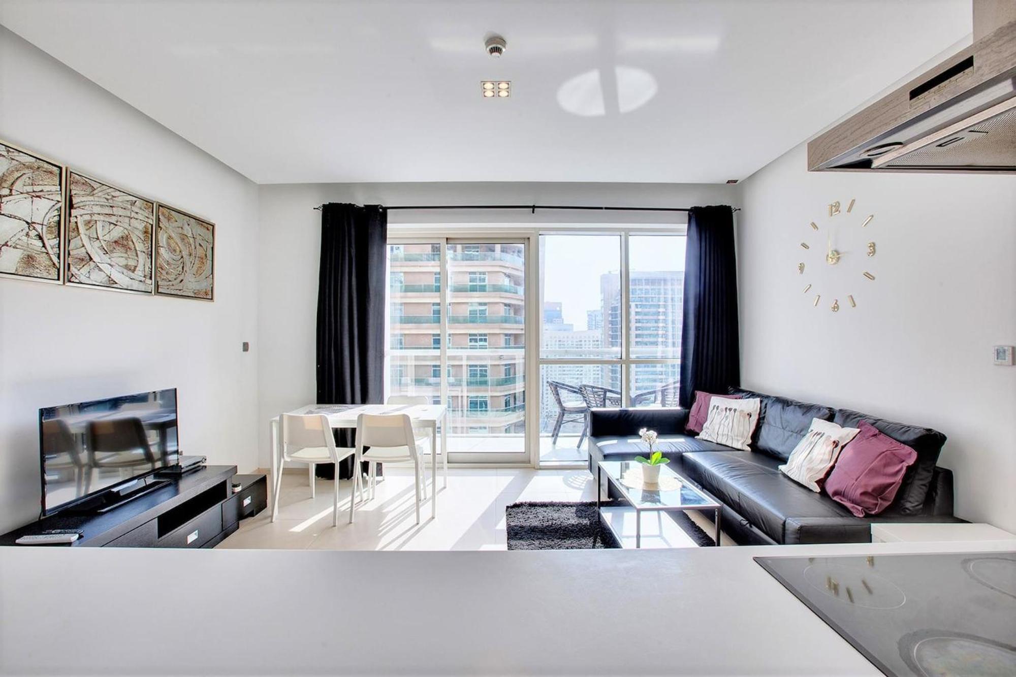 New Stylish 1 Bd In West Avenue Marina Daire