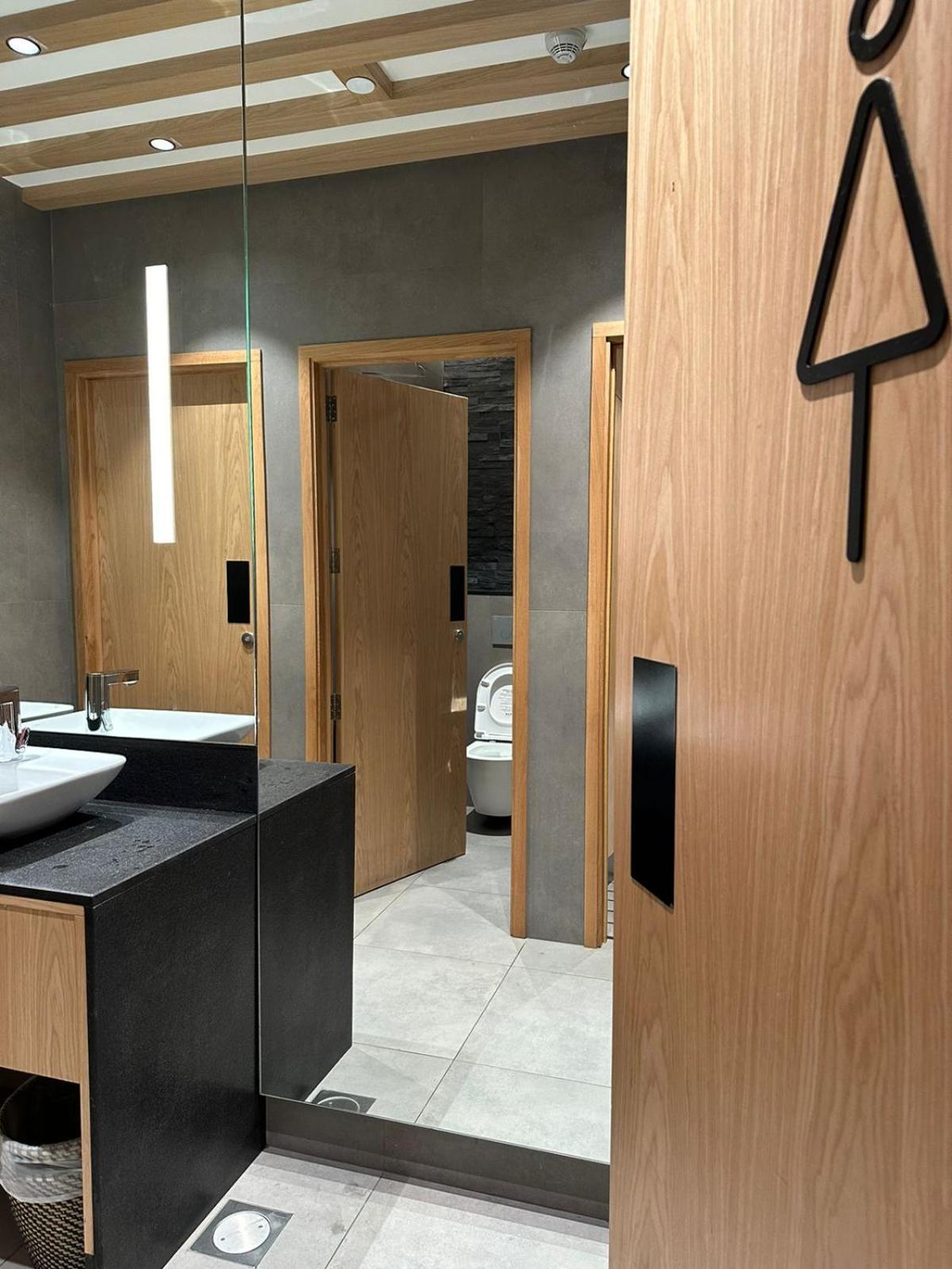 Sleep 'n Fly Sleep Lounge, B-gates Terminal 3 - Transit Only Capsule hotel Dubai