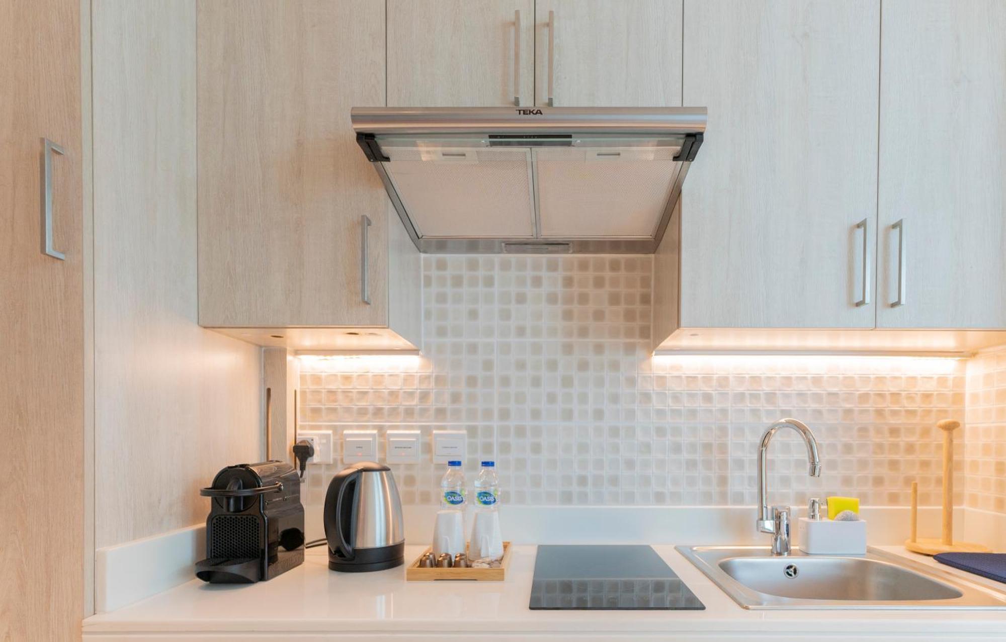 With Private Access At Palm Jumeirah Apartment *