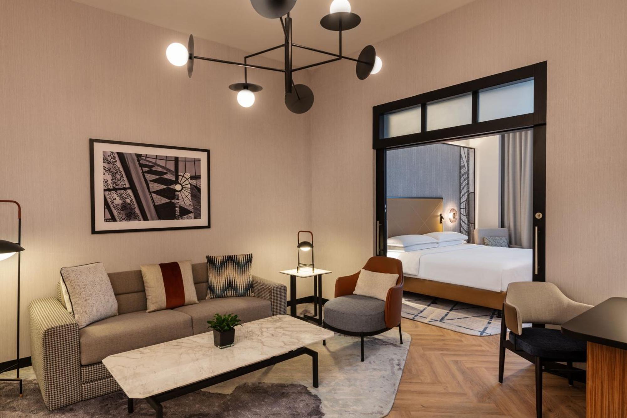 Sheraton Mall Of The Emirates Hotel, 5*