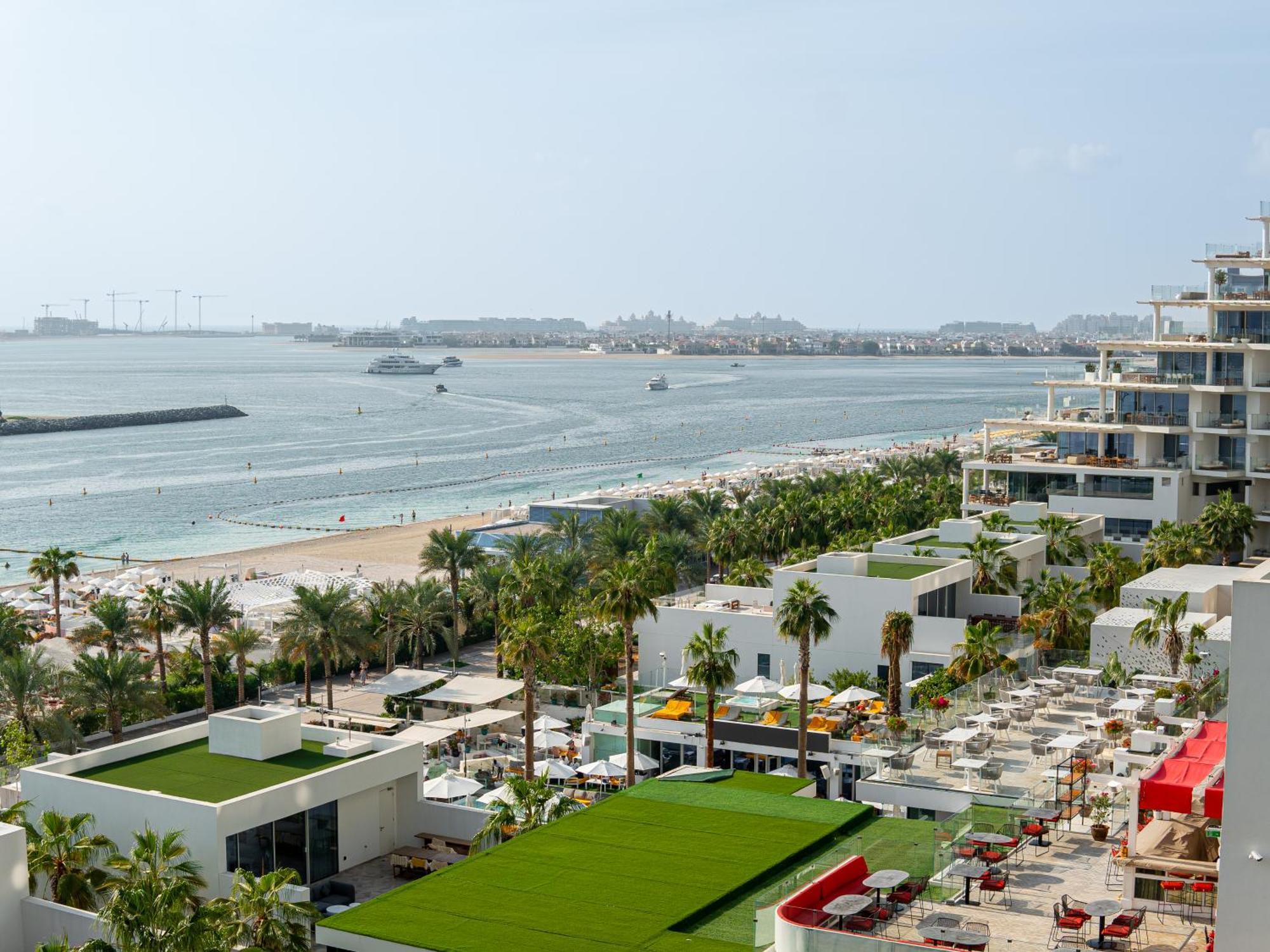 Daniels Stunning 2br With Full Sea View At Five *