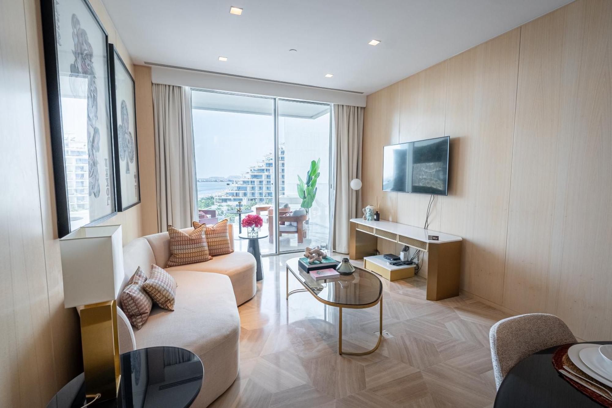 Daniels Stunning 2br With Full Sea View At Five Apartment Dubai