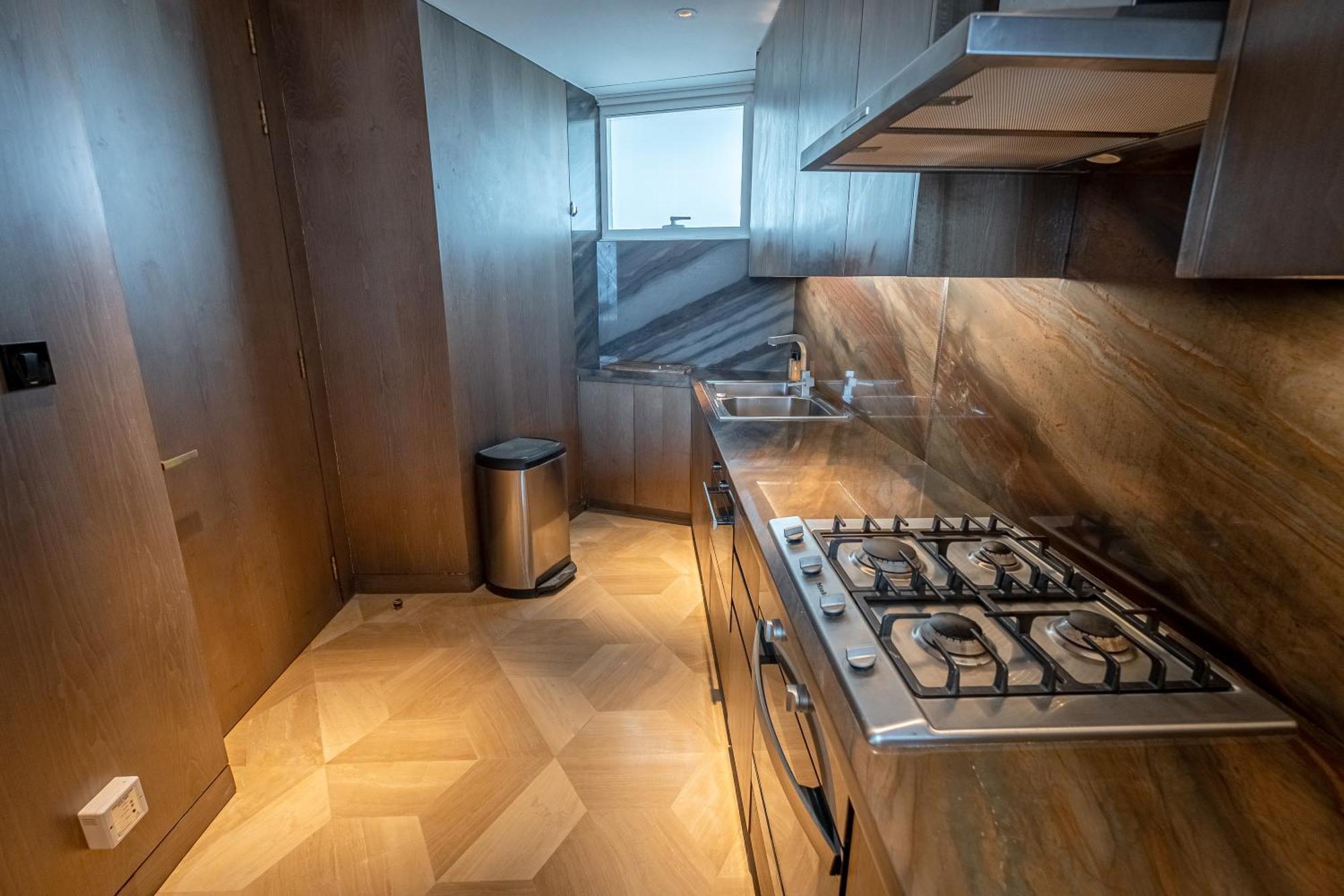 Daniels Stunning 2br With Full Sea View At Five