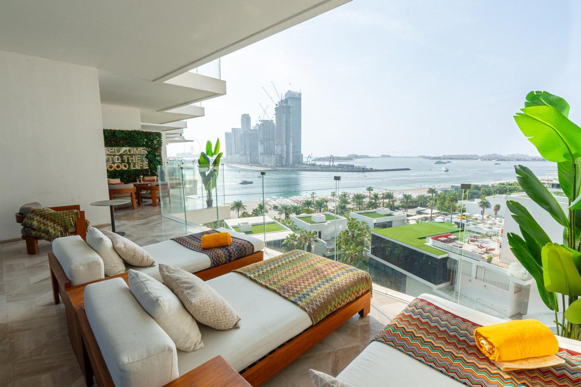 Daniels Stunning 2br With Full Sea View At Five Dubai