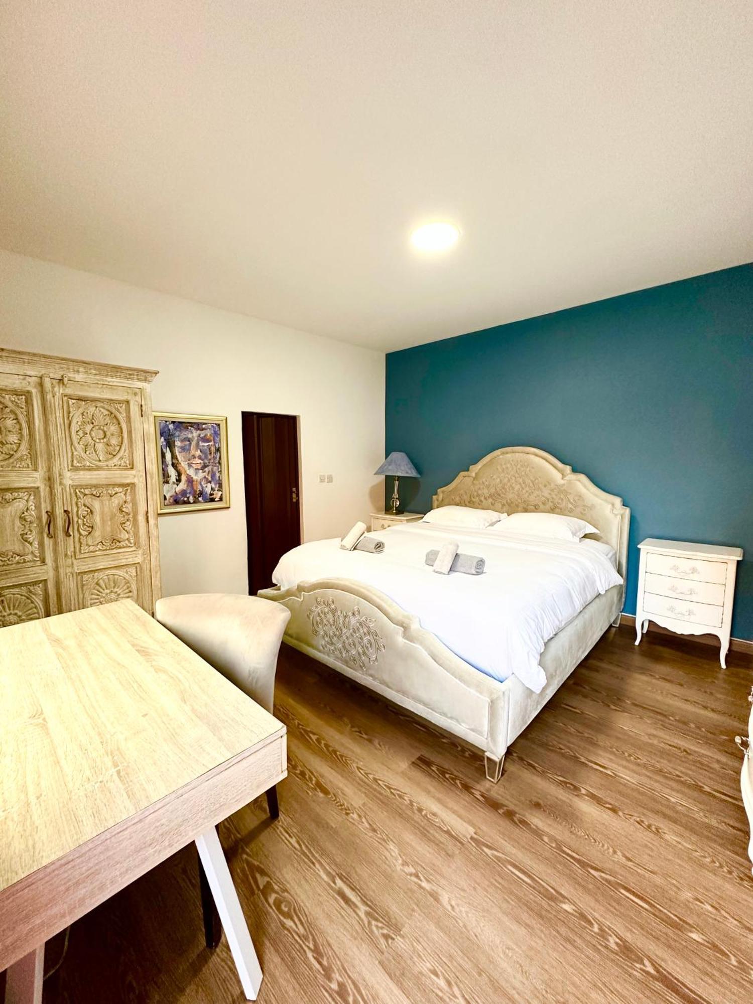 Dari Guest house *