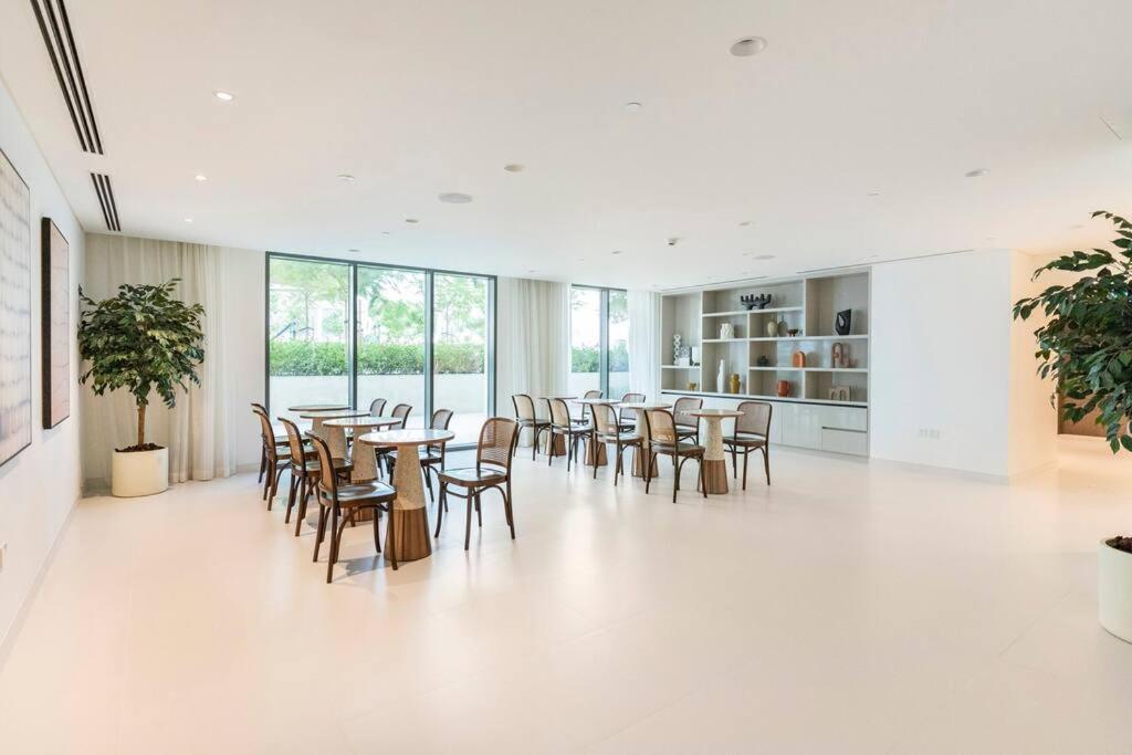 Luxury Beach Front 1br Dubai