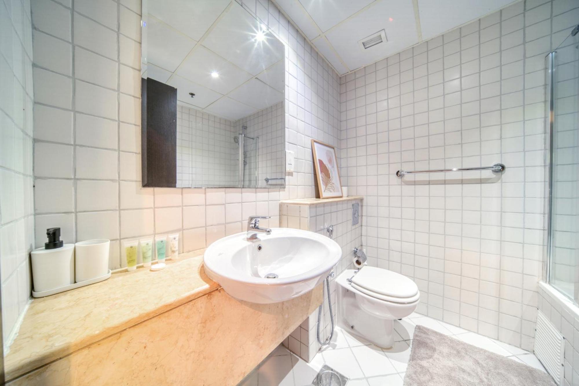 Marina Quays West, Marina - Mint Apartment *