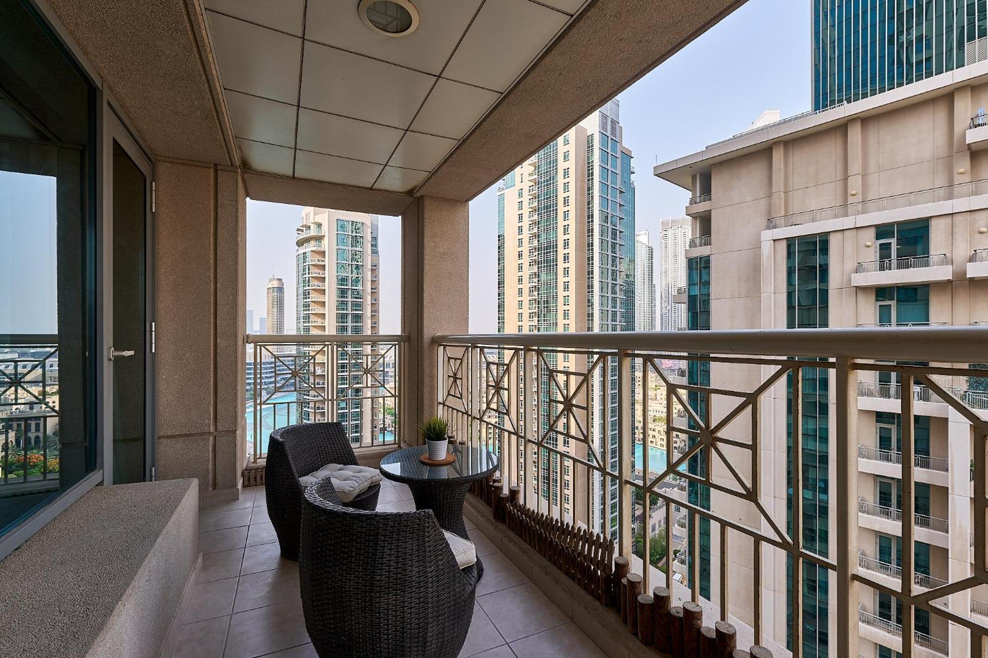 Daire Bellavista - 1 Bedroom - With Extra - Partial Fountain View Dubai