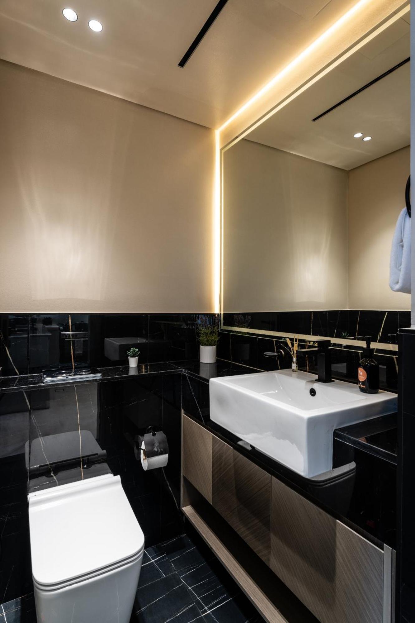 Easygo - Binghatti Canal Burj Khalifa View 1 Bedroom