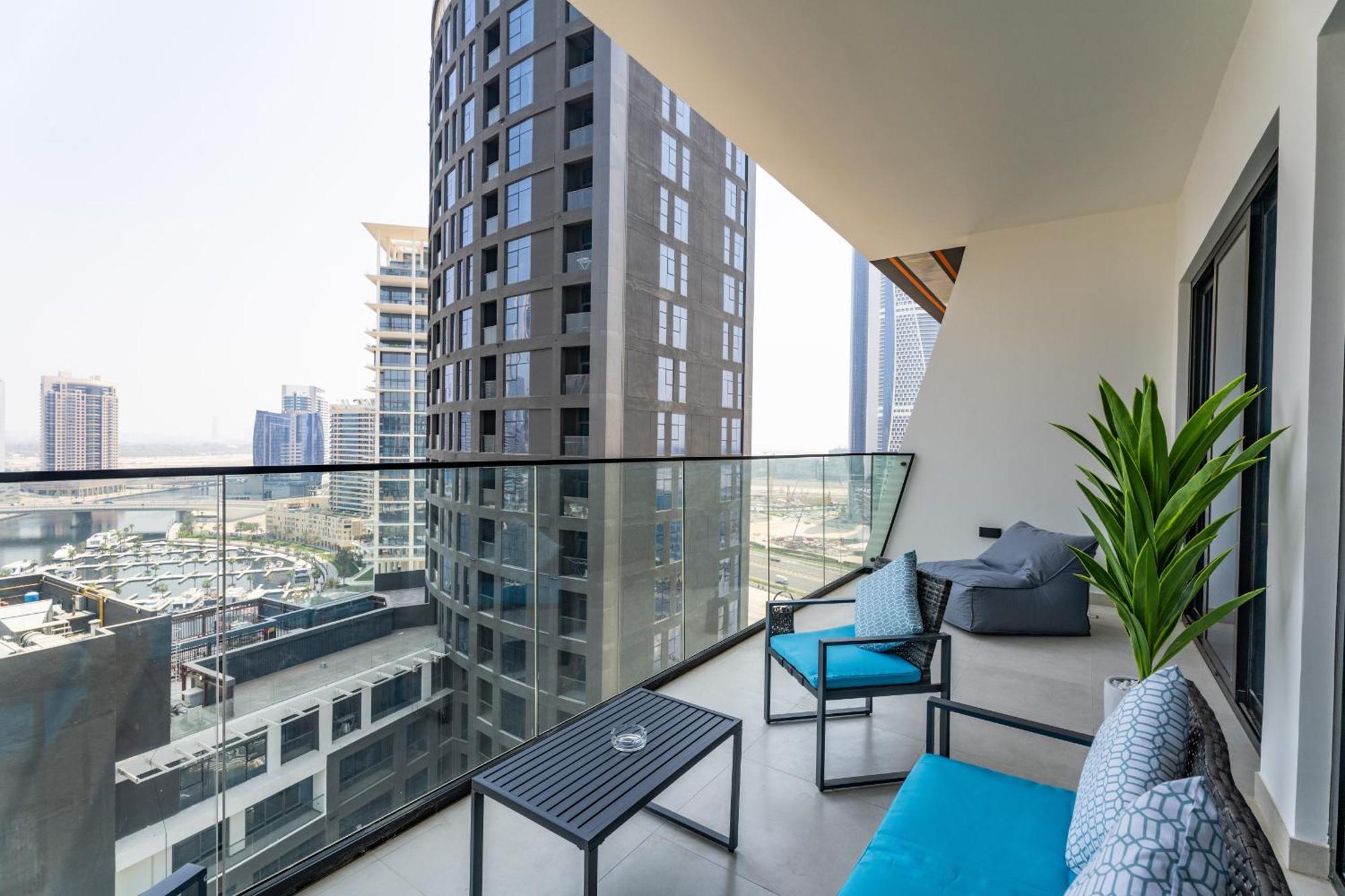 Easygo - Binghatti Canal Burj Khalifa View 1 Bedroom Apartment