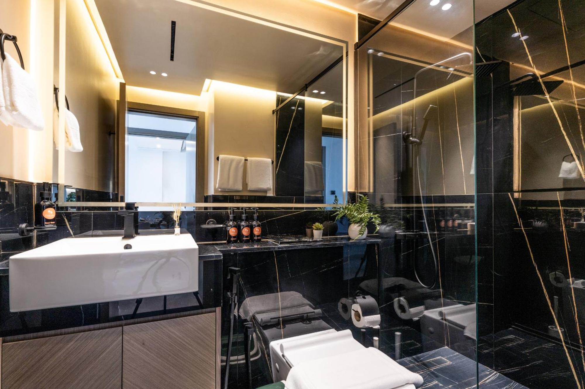 Easygo - Binghatti Canal Burj Khalifa View 1 Bedroom *
