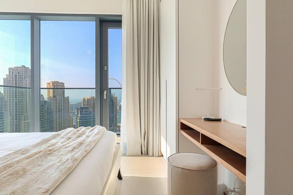 Higuests - High Level Luxury With Marina Views