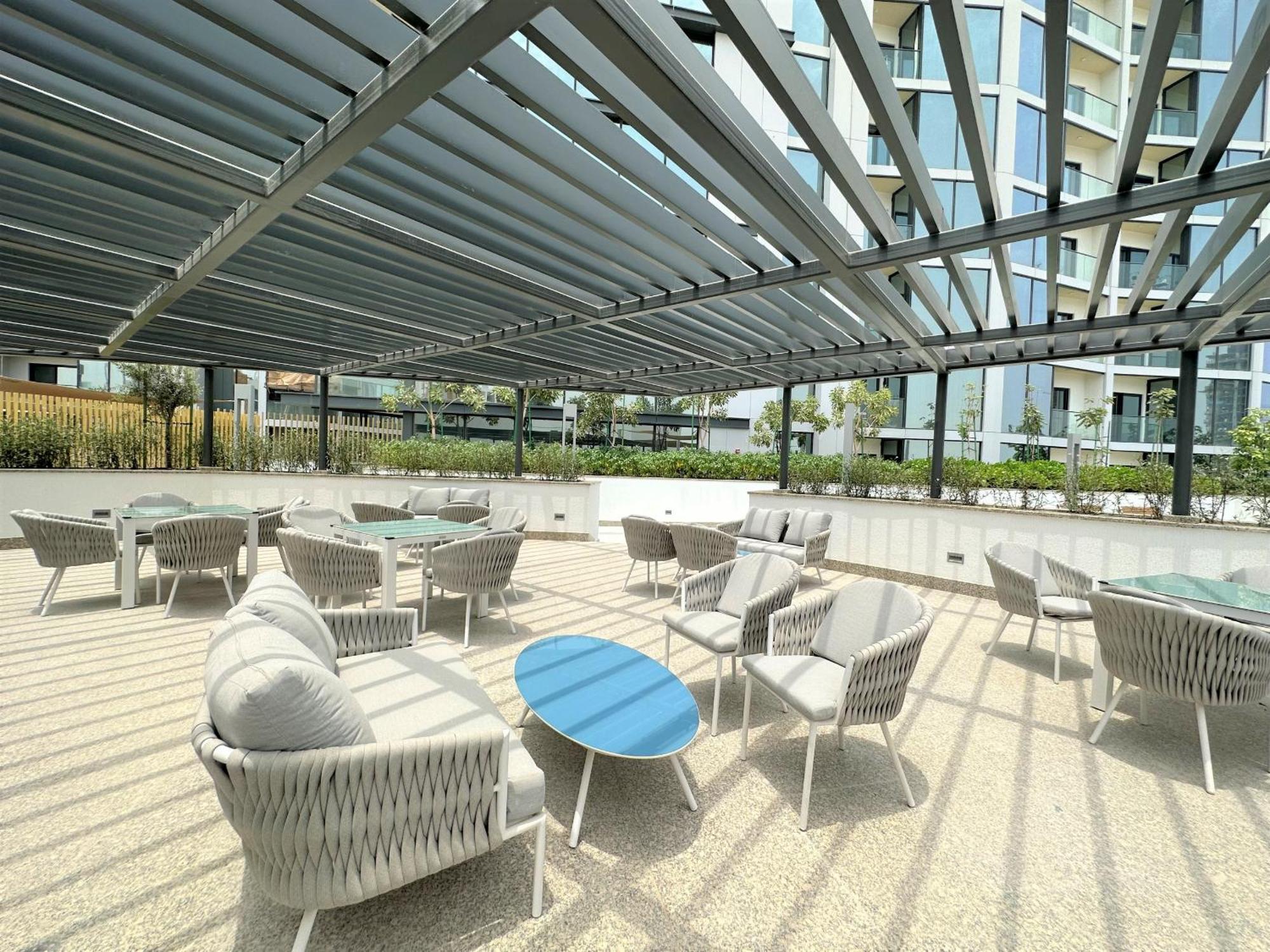 Easygo - Sobha Waves 1 Bedroom & Study Modern