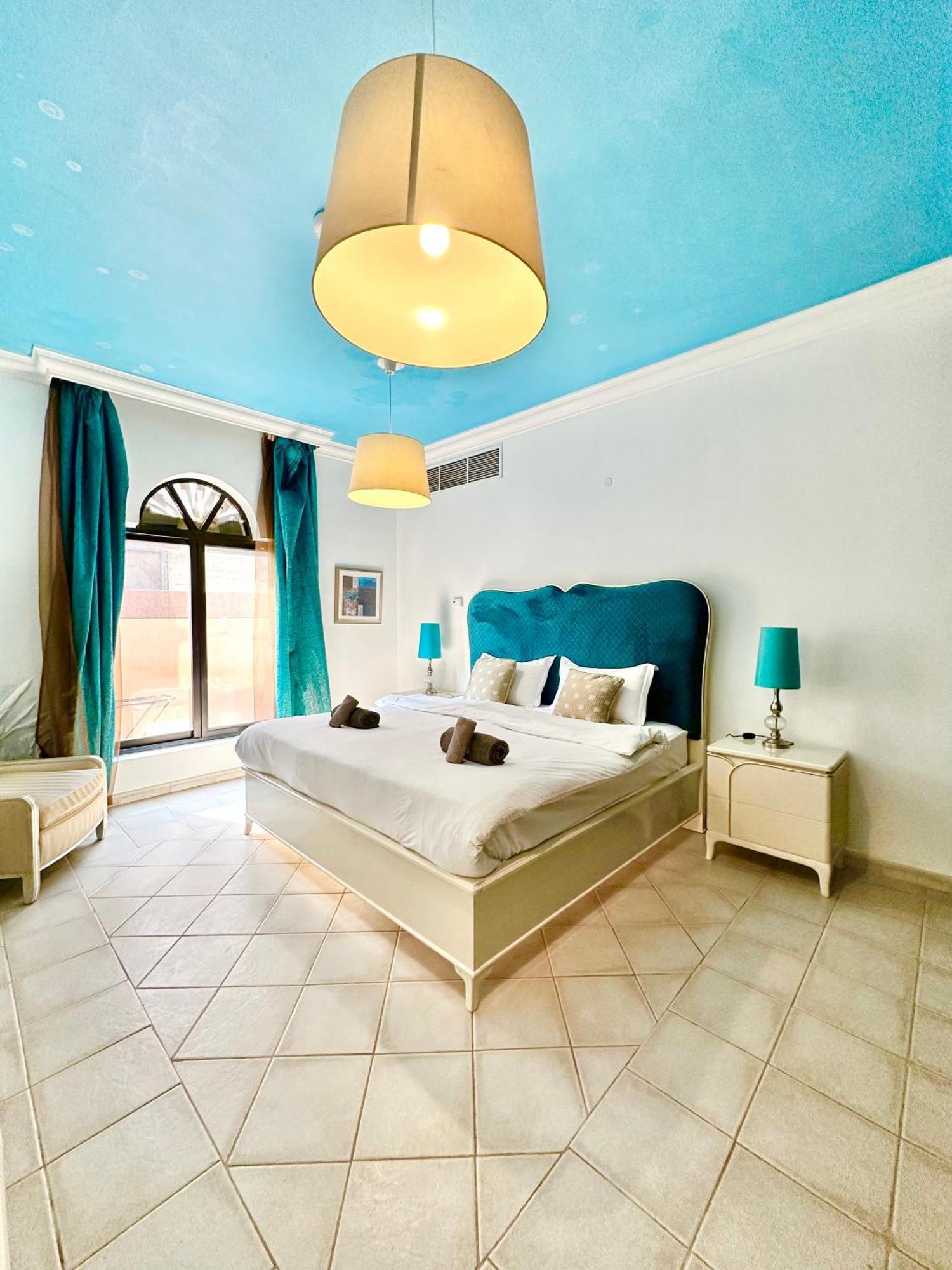Dari Guest house *