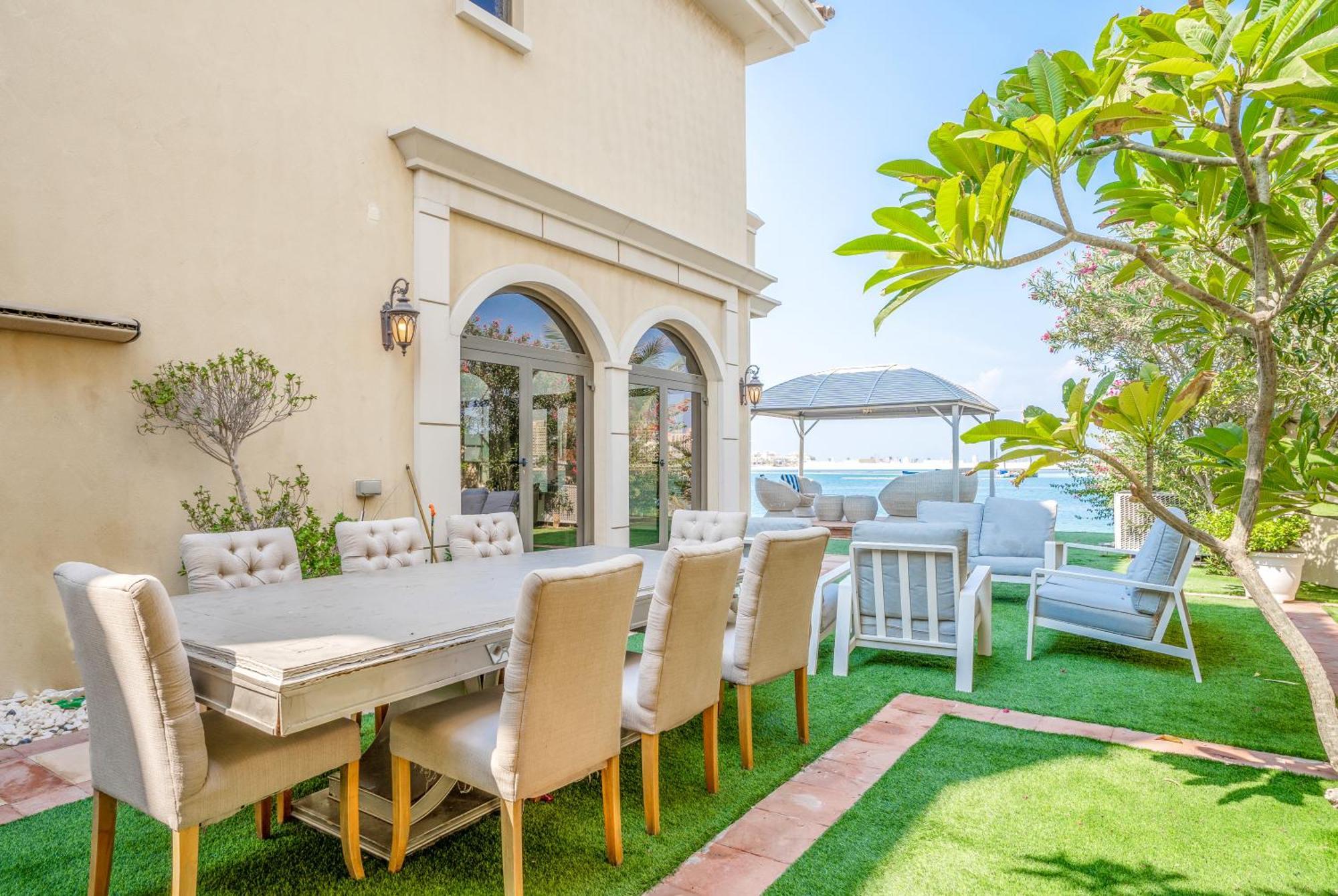 Vacay Lettings -private Pool & Beach At Palm Jumeirah Villa Dubai
