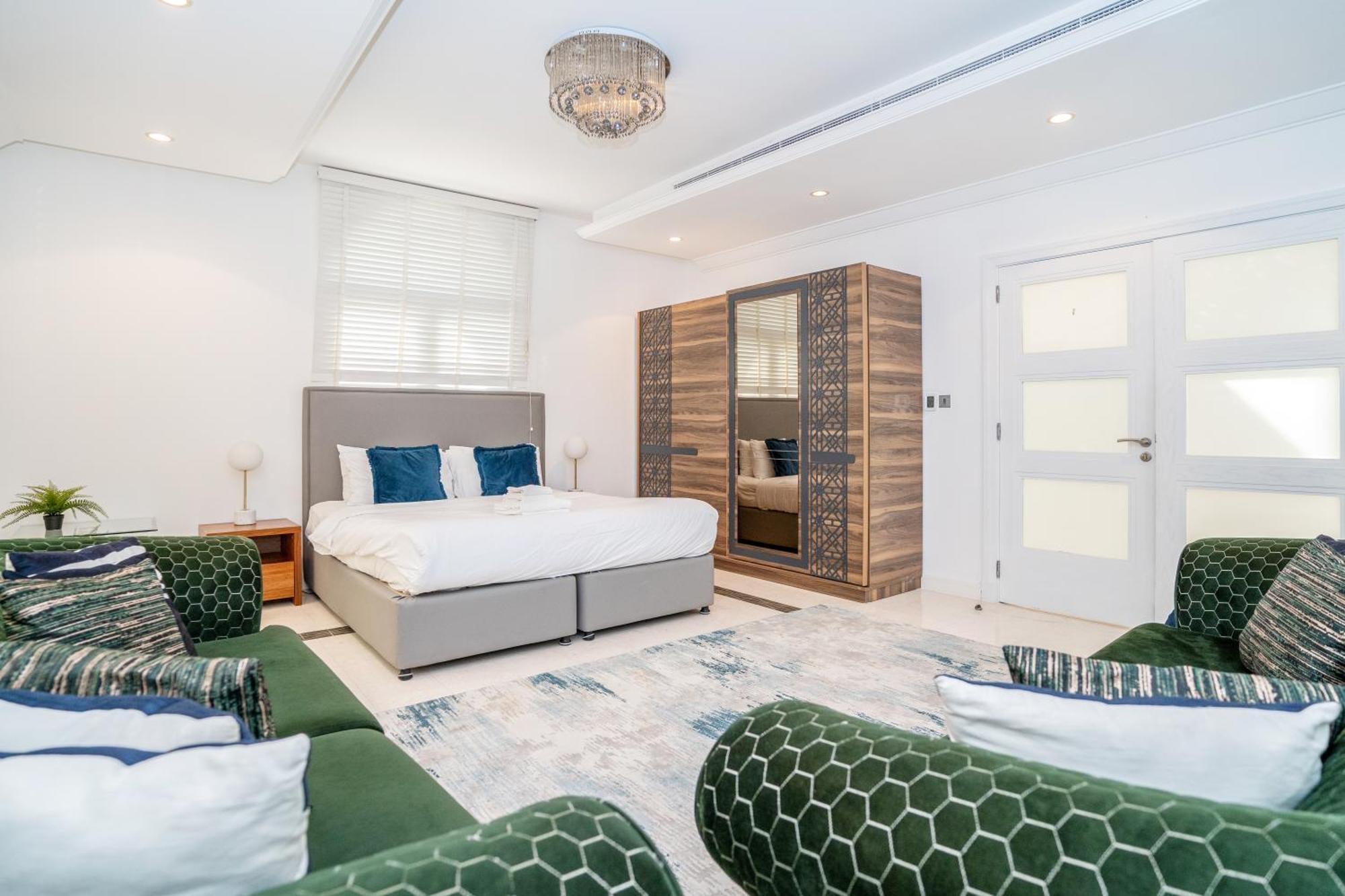 Villa Vacay Lettings -private Pool & Beach At Palm Jumeirah *