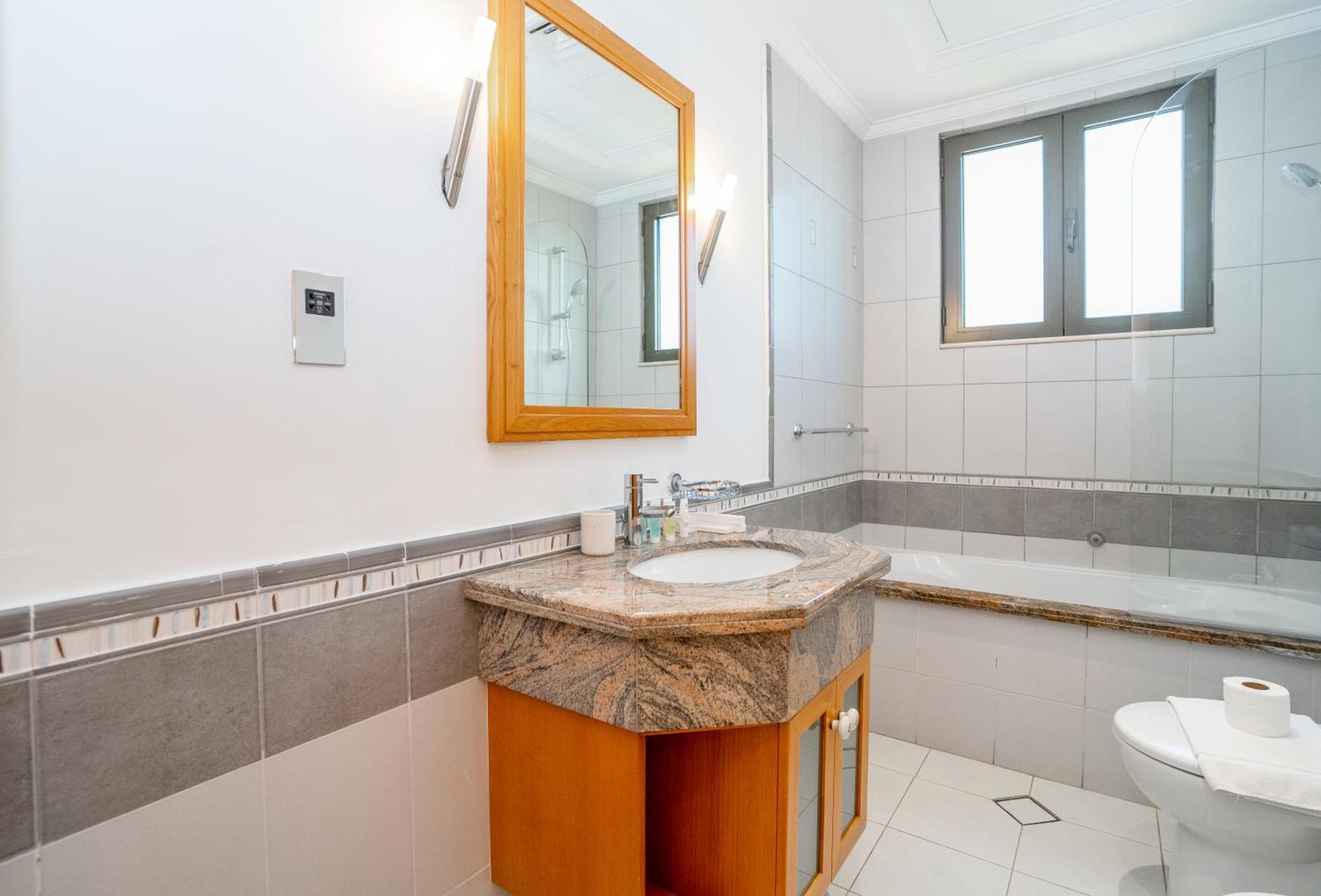 Vacay Lettings -private Pool & Beach At Palm Jumeirah Villa *