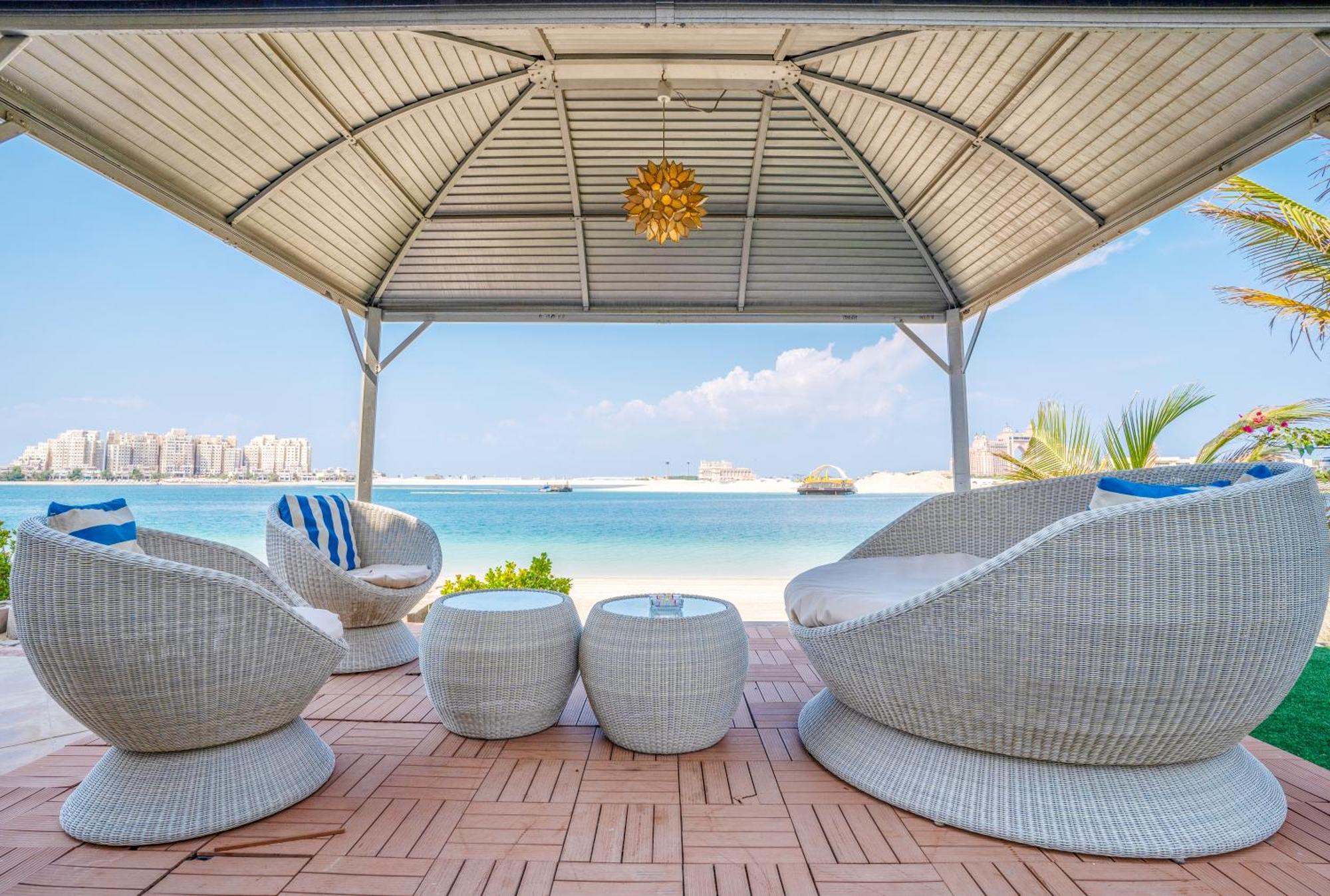 Vacay Lettings -private Pool & Beach At Palm Jumeirah * Dubai