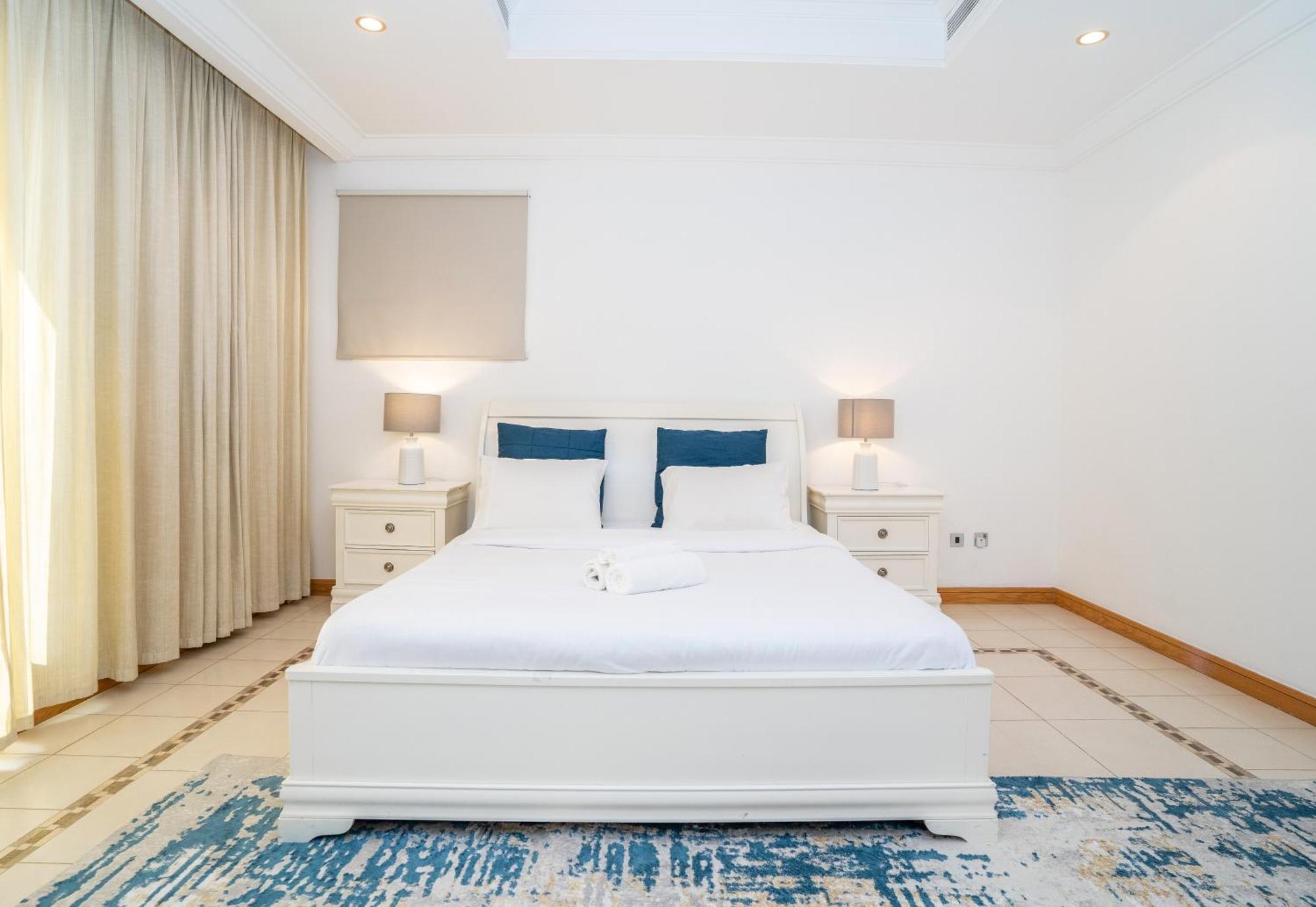 Vacay Lettings -private Pool & Beach At Palm Jumeirah * Dubai
