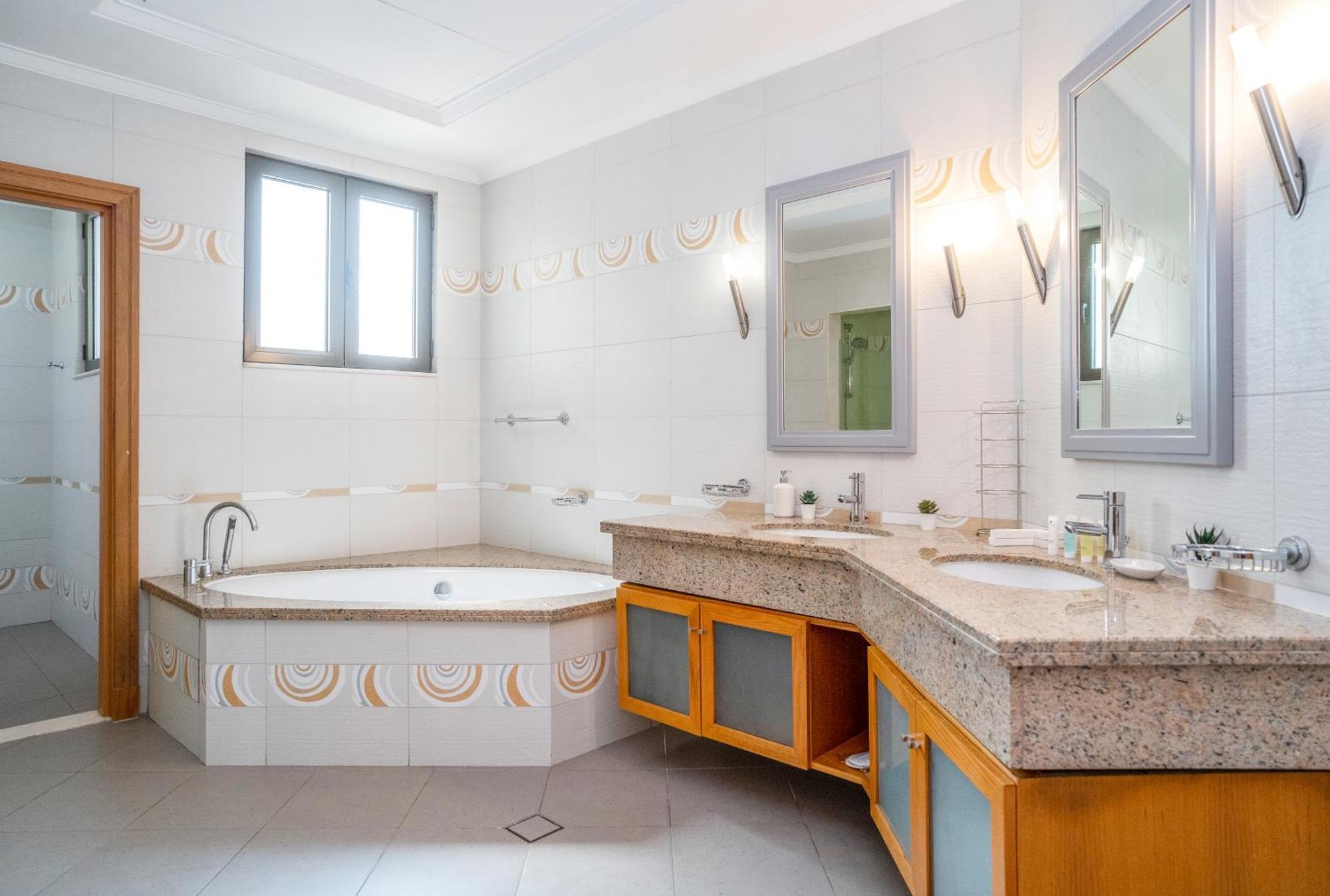 Vacay Lettings -private Pool & Beach At Palm Jumeirah Villa