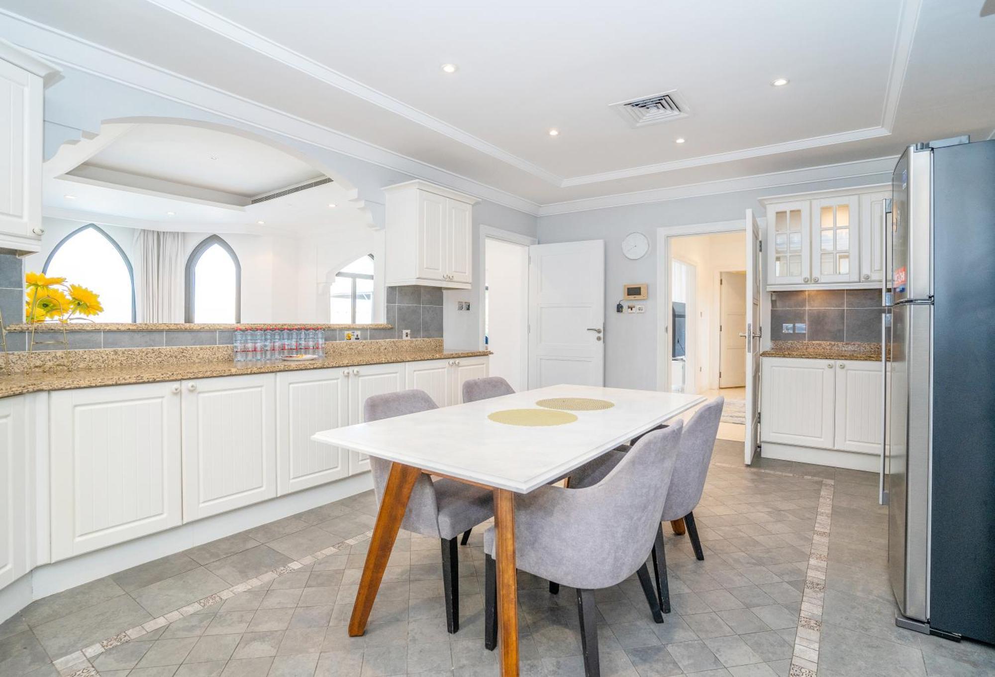 Villa Vacay Lettings -private Pool & Beach At Palm Jumeirah *
