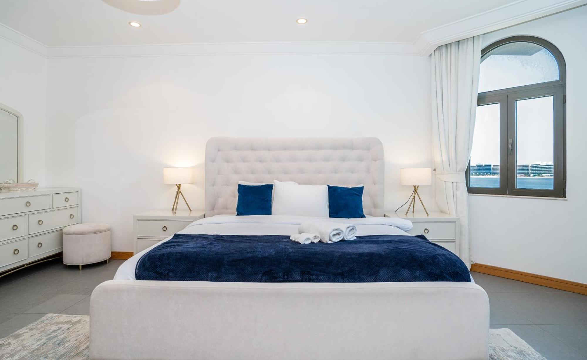 Vacay Lettings -private Pool & Beach At Palm Jumeirah Villa Dubai